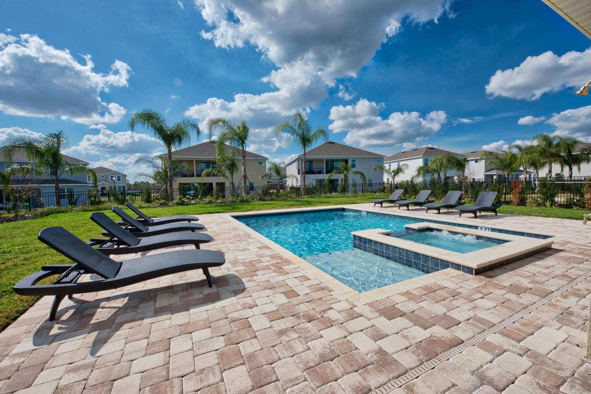 Villa Encore Resort: Disney-adjacent With Private Pool And Themed