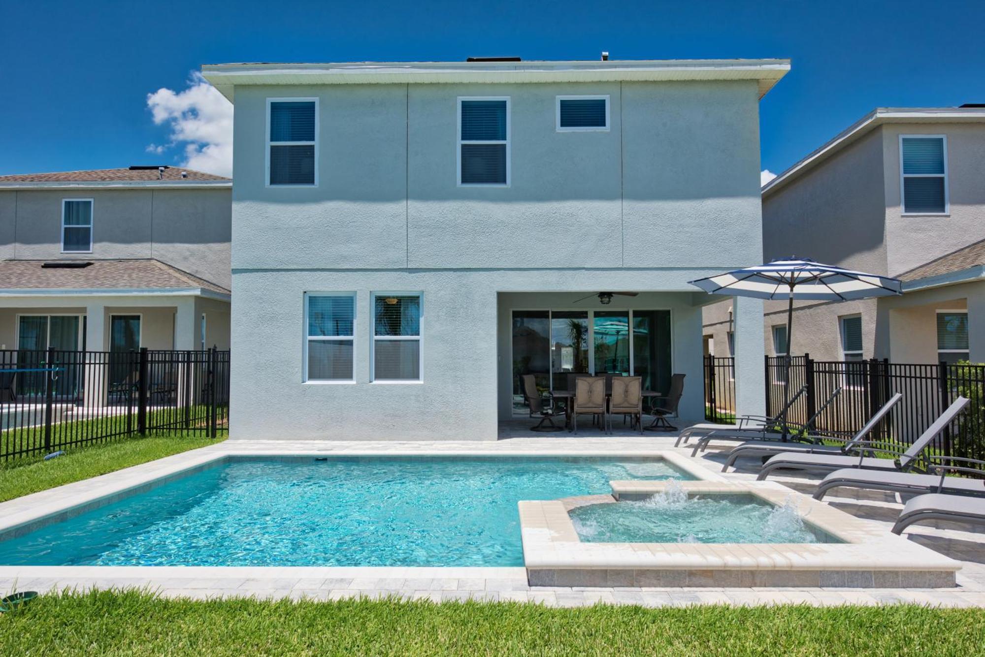 Vibrant By Rentyl Near With Private Pool, Foosball Table & Amenities - 7418m Orlando