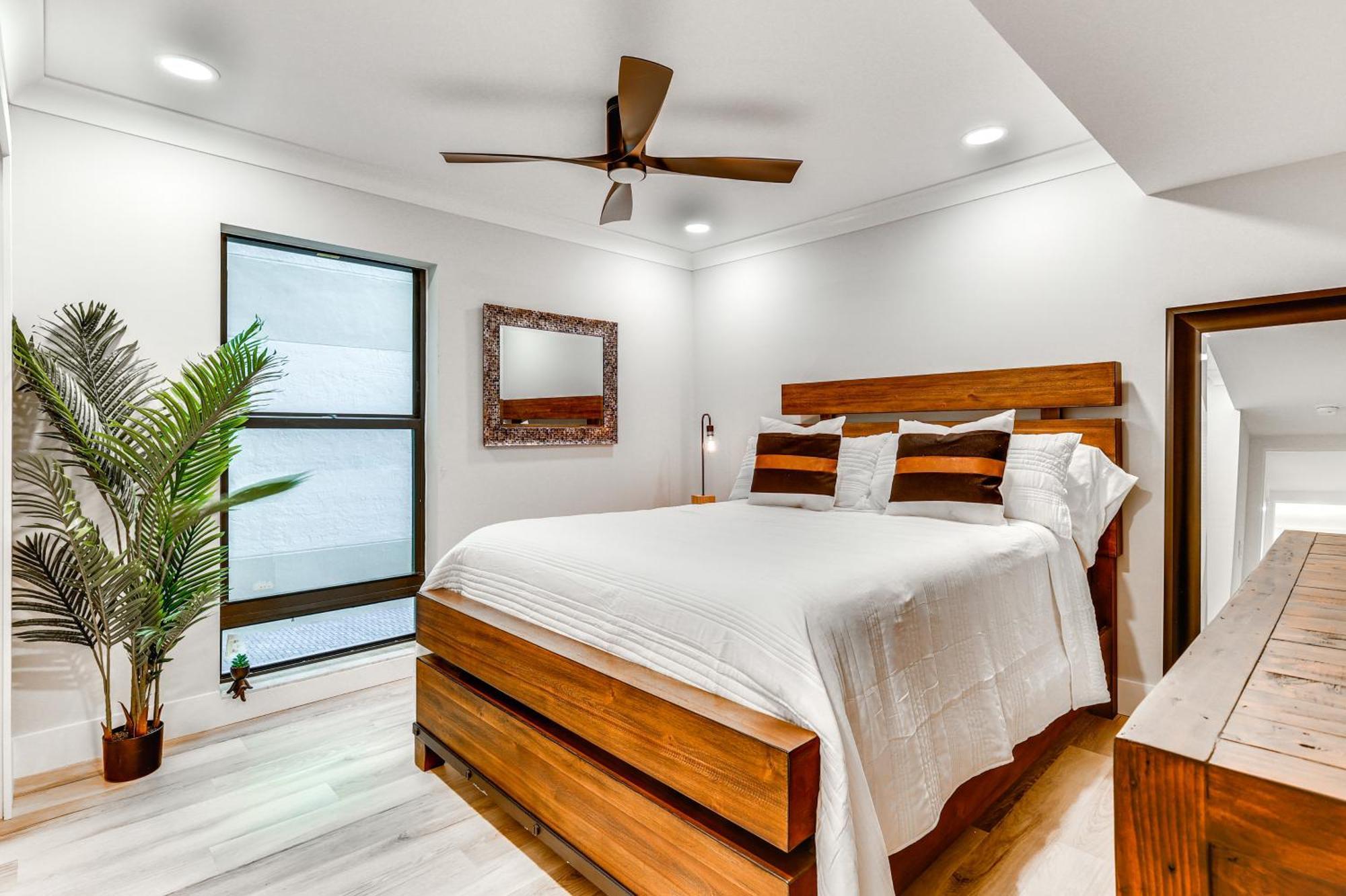 Luxury With Ocean View Steps To Sanibel