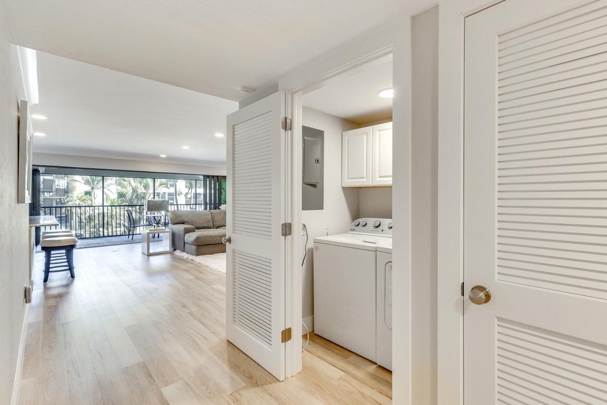Apartment Luxury With Ocean View Steps To Sanibel