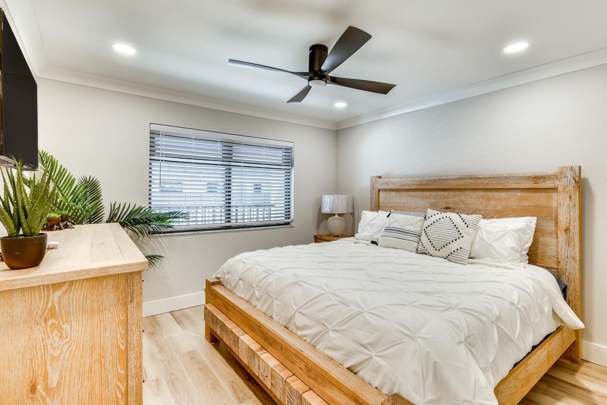 Luxury With Ocean View Steps To Sanibel