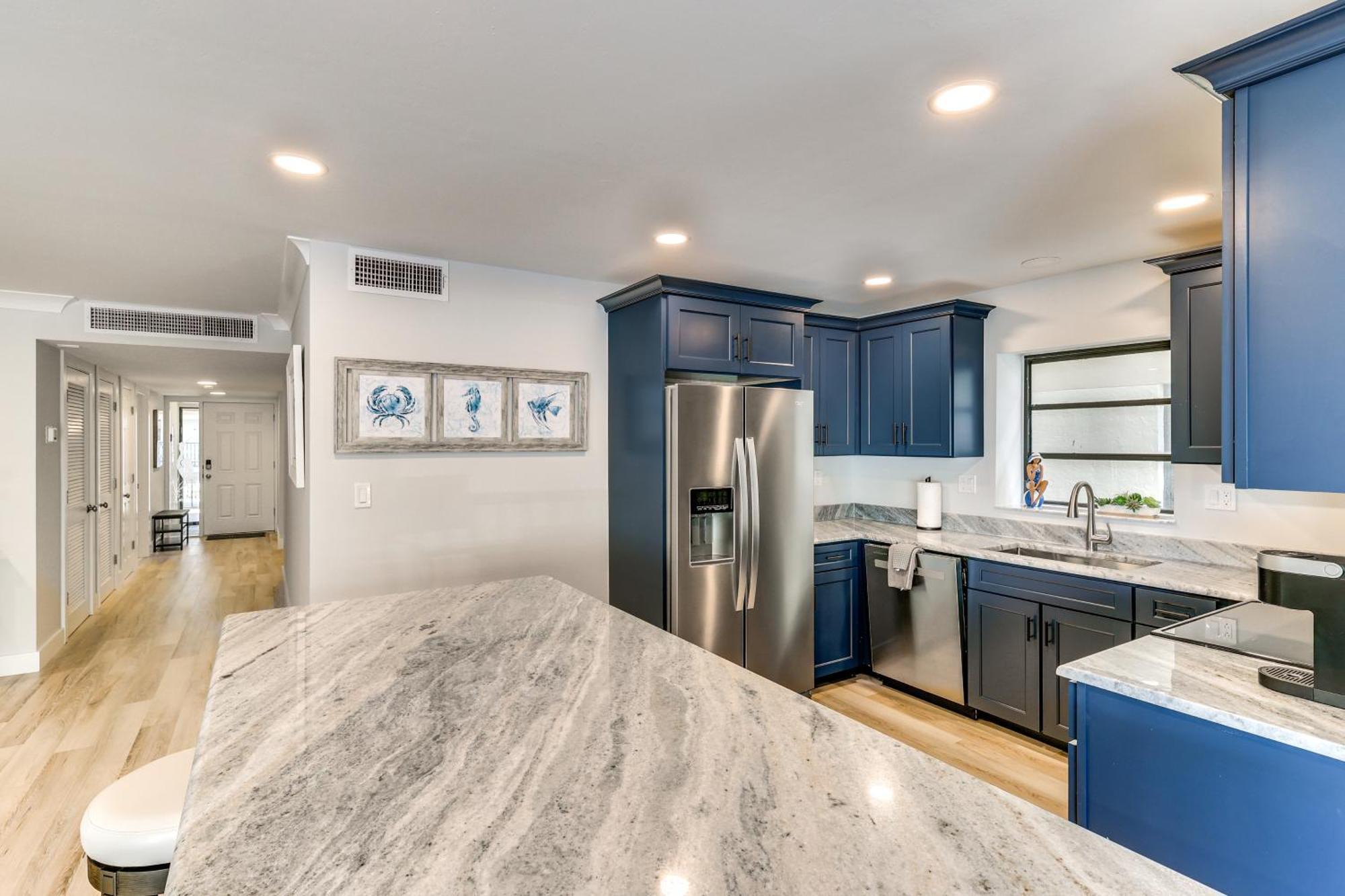 Luxury With Ocean View Steps To Apartment *