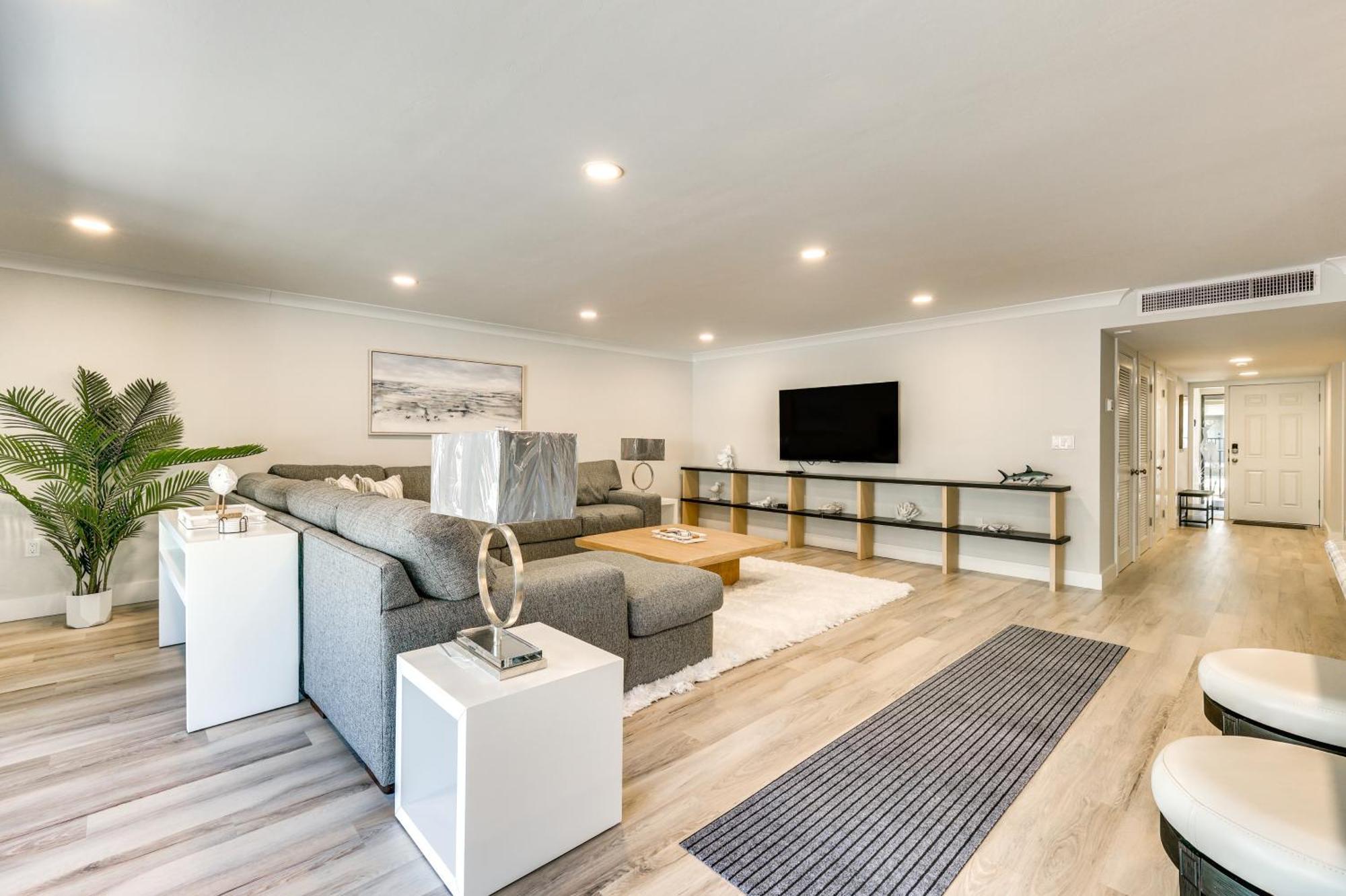 Luxury With Ocean View Steps To