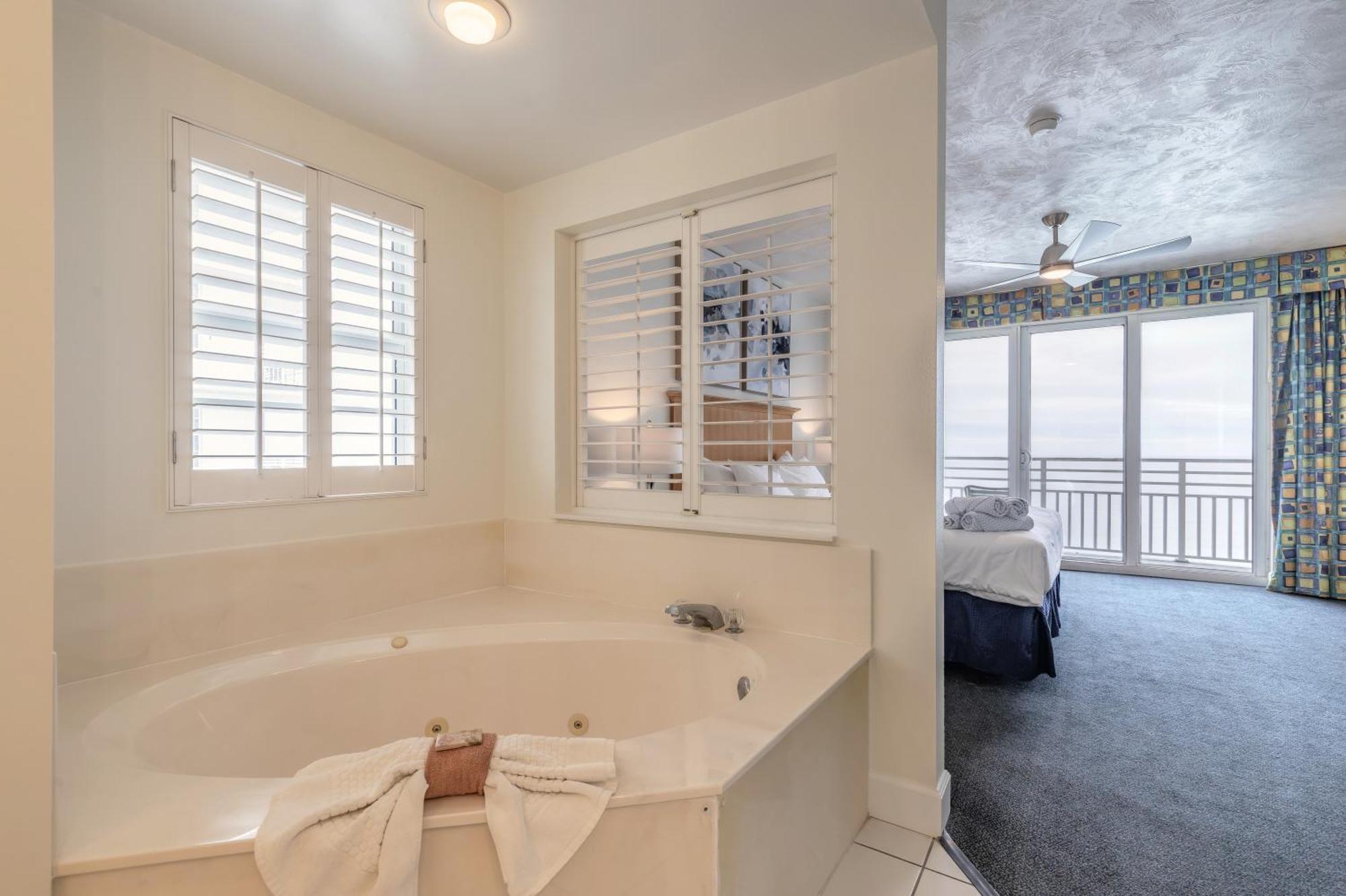 Beachfront Bliss At Ocean Walk - Unit 1701 Aparthotel
