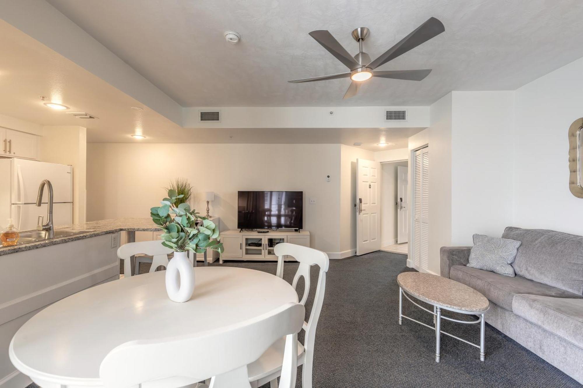 Beachfront Bliss At Ocean Walk - Unit 1701 Aparthotel Daytona Beach