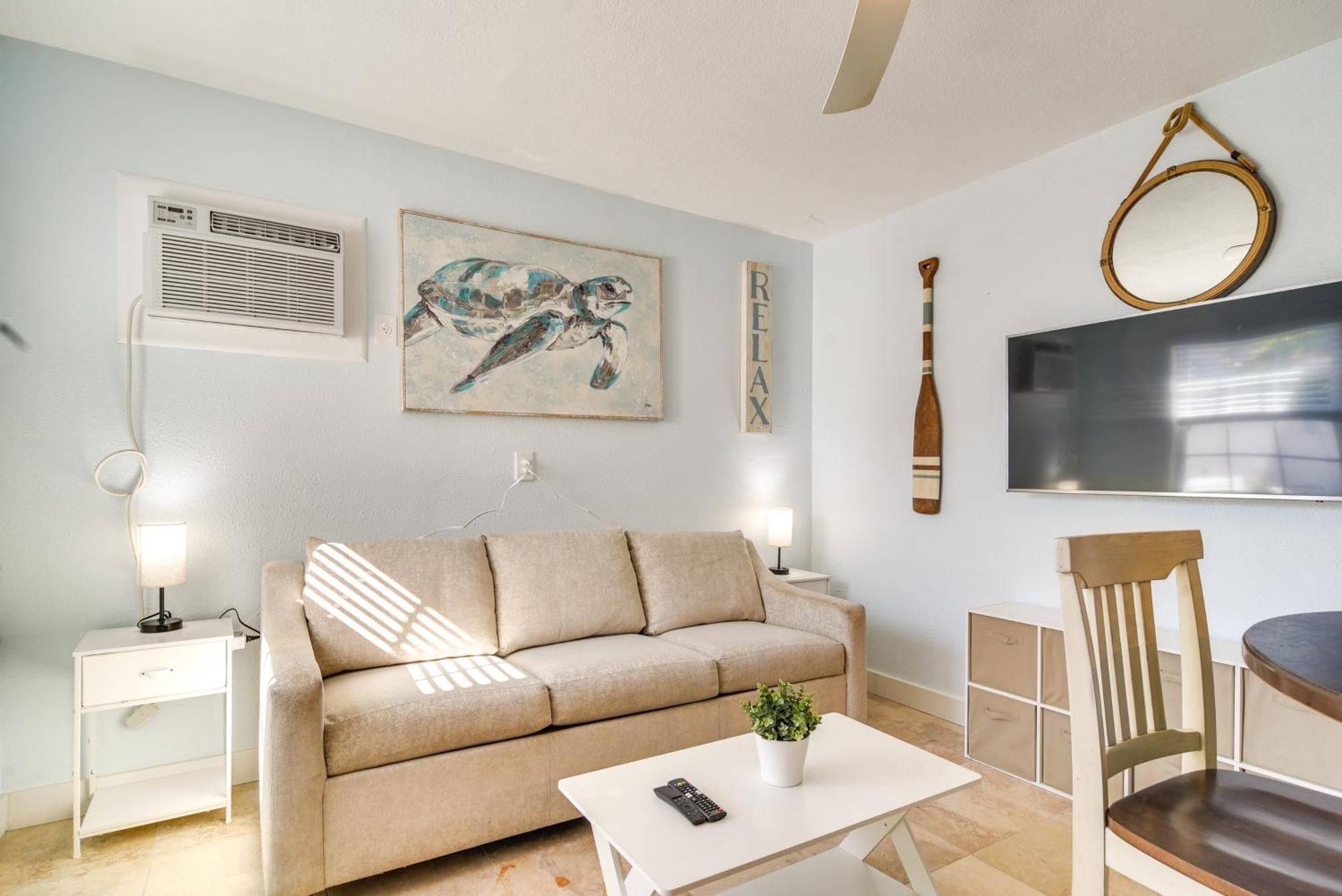With Easy Access To Indian Rocks Beach! Apartment Clearwater Beach