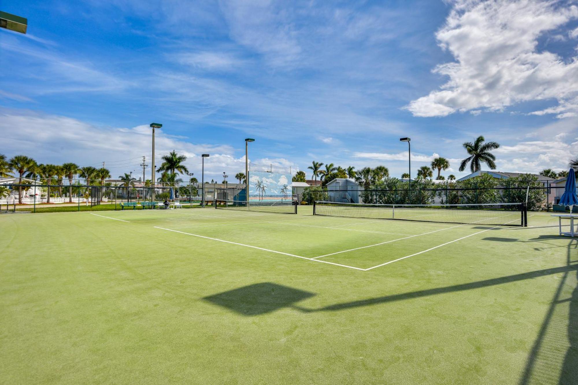 Nettles Island Jensen Walk To Ocean! Holiday home Jensen Beach