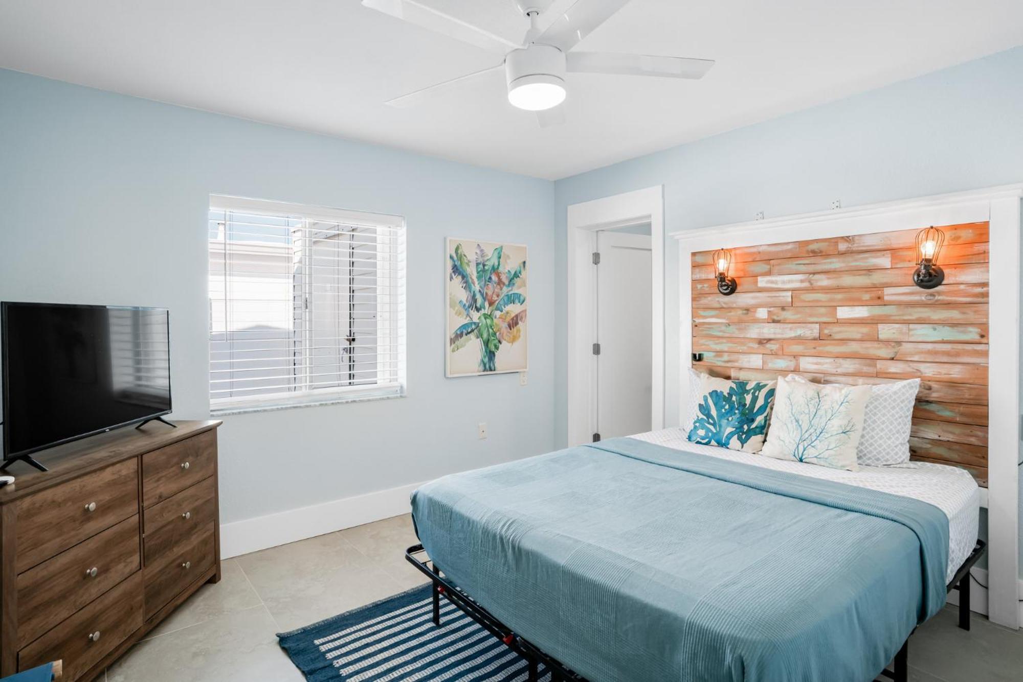 Unleash Paradise At Bahia Paradise With Waterfront Pool & Pet Friendly