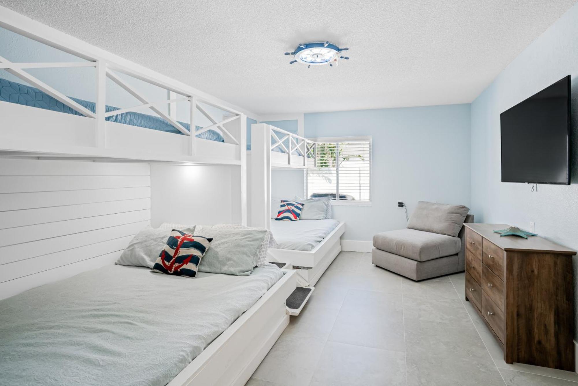 Unleash Paradise At Bahia Paradise With Waterfront Pool & Pet Friendly *