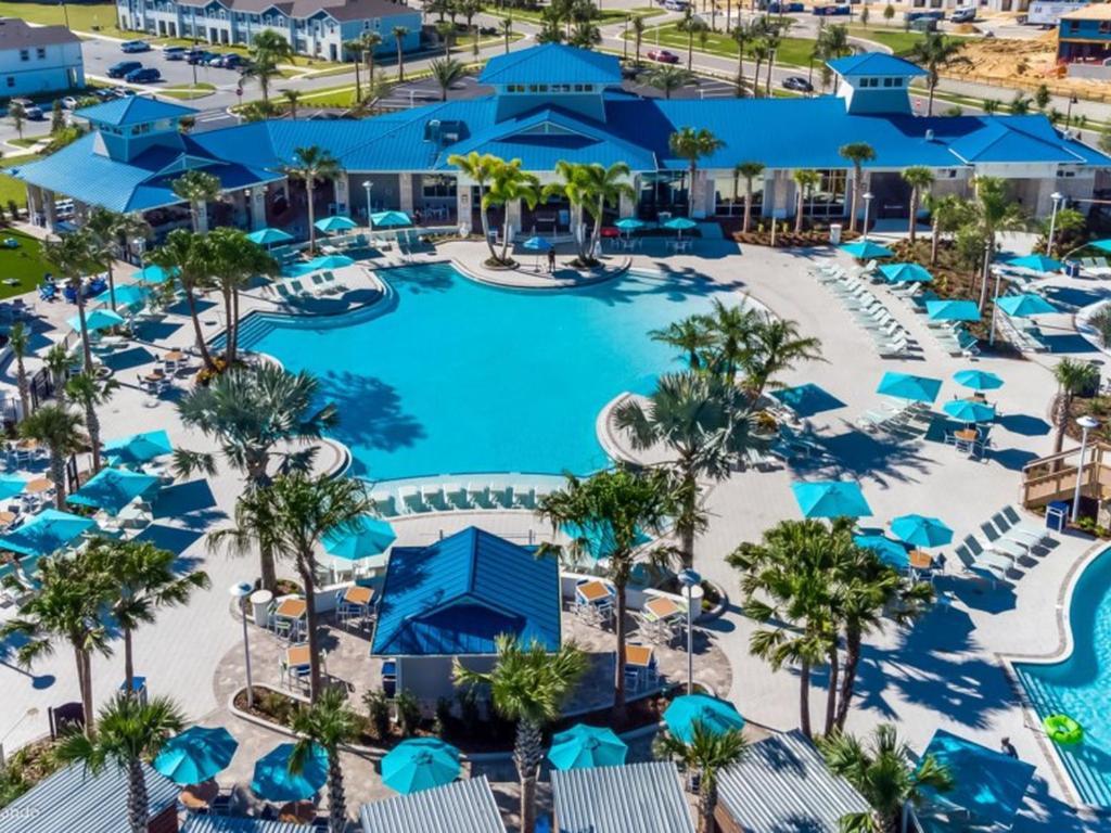 4058 La - Windsor Paradise Escape * Davenport