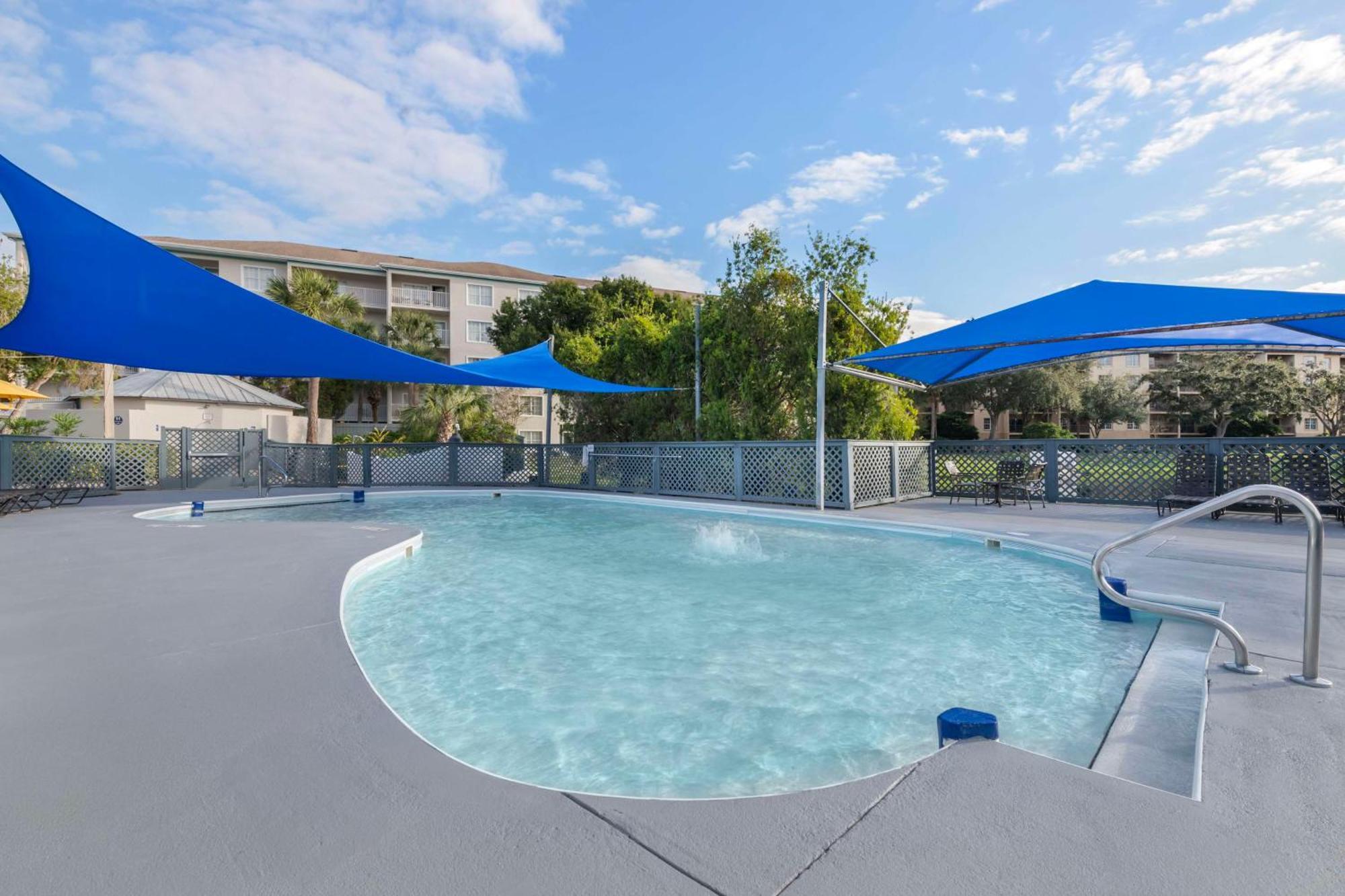 Hilton Vacation Club Aqua Sol Orlando West Four Corners