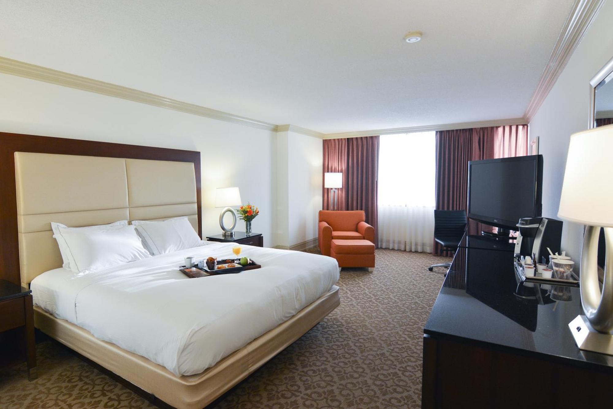 Hilton Palm Pbi Hotel Cloud Lake