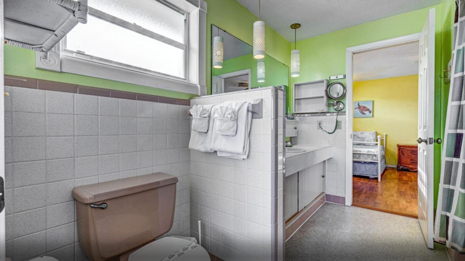 Ormond House, Heated Pool And Hot Tub, 2 Min Walk To Natural Holiday home Ormond Beach