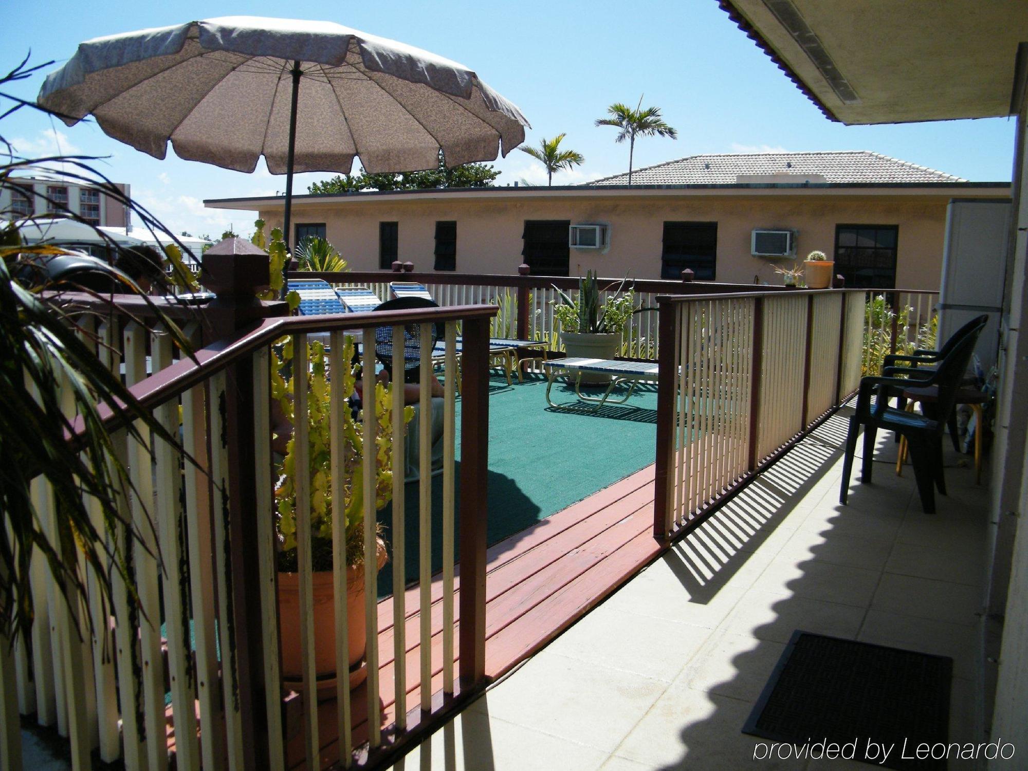 Tropicaire Motel