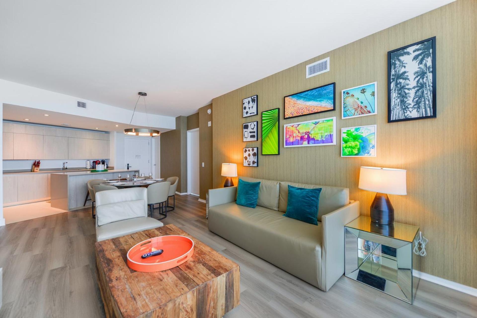 Beautiful Views From A Comfortable With Access! *