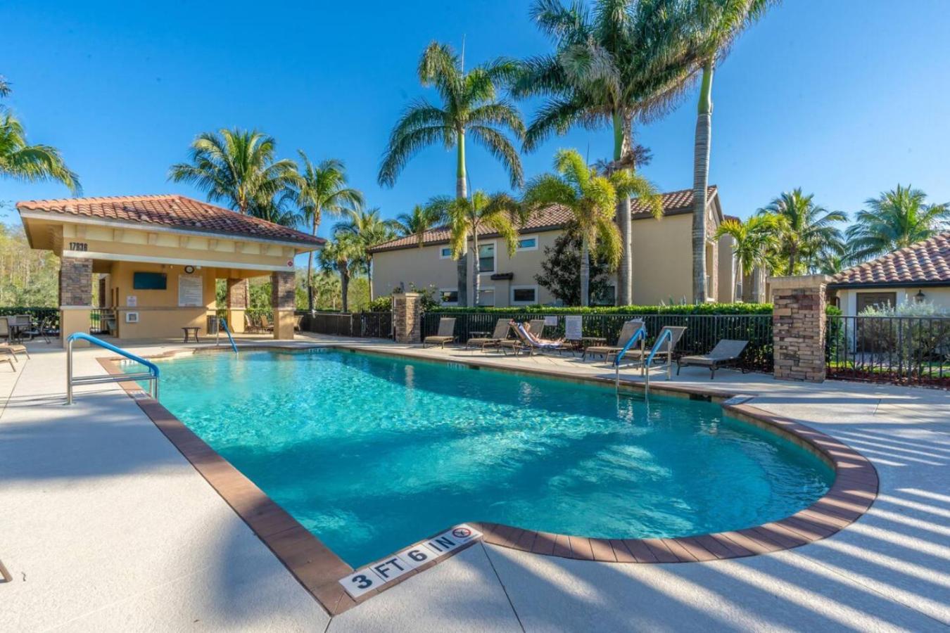 Live In Paradise With Golf Tennis Gym Pools And Bonita Springs