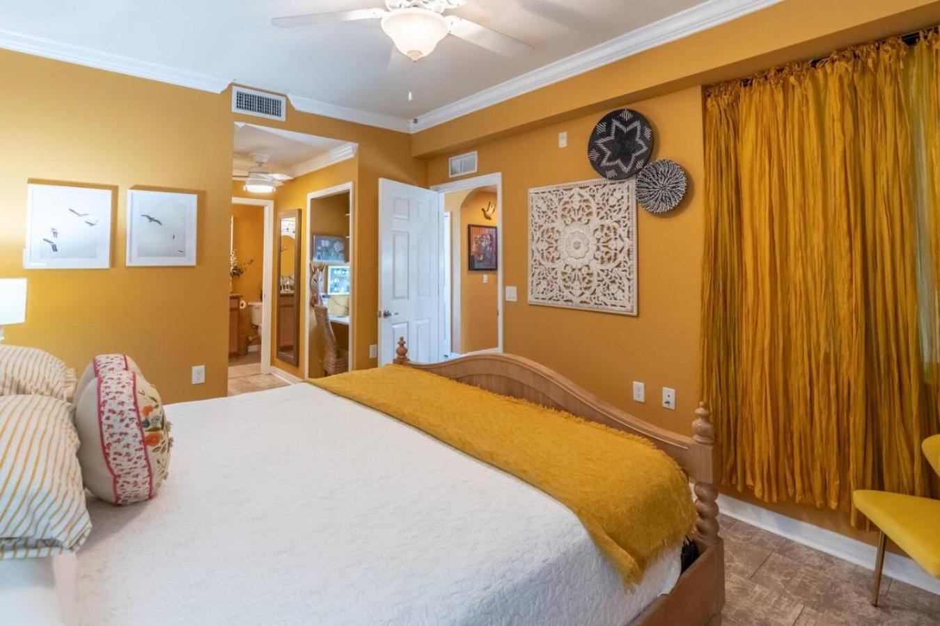Holiday home Live In Paradise With Golf Tennis Gym Pools And