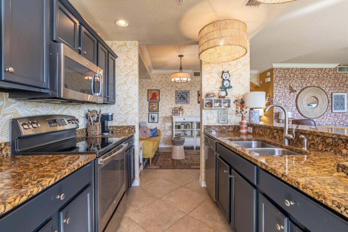 Live In Paradise With Golf Tennis Gym Pools And Bonita Springs