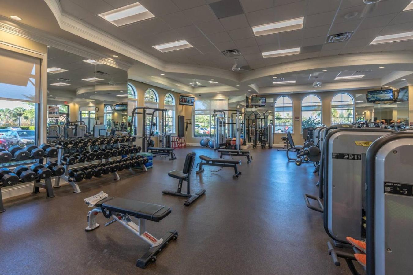 Live In Paradise With Golf Tennis Gym Pools And * Bonita Springs