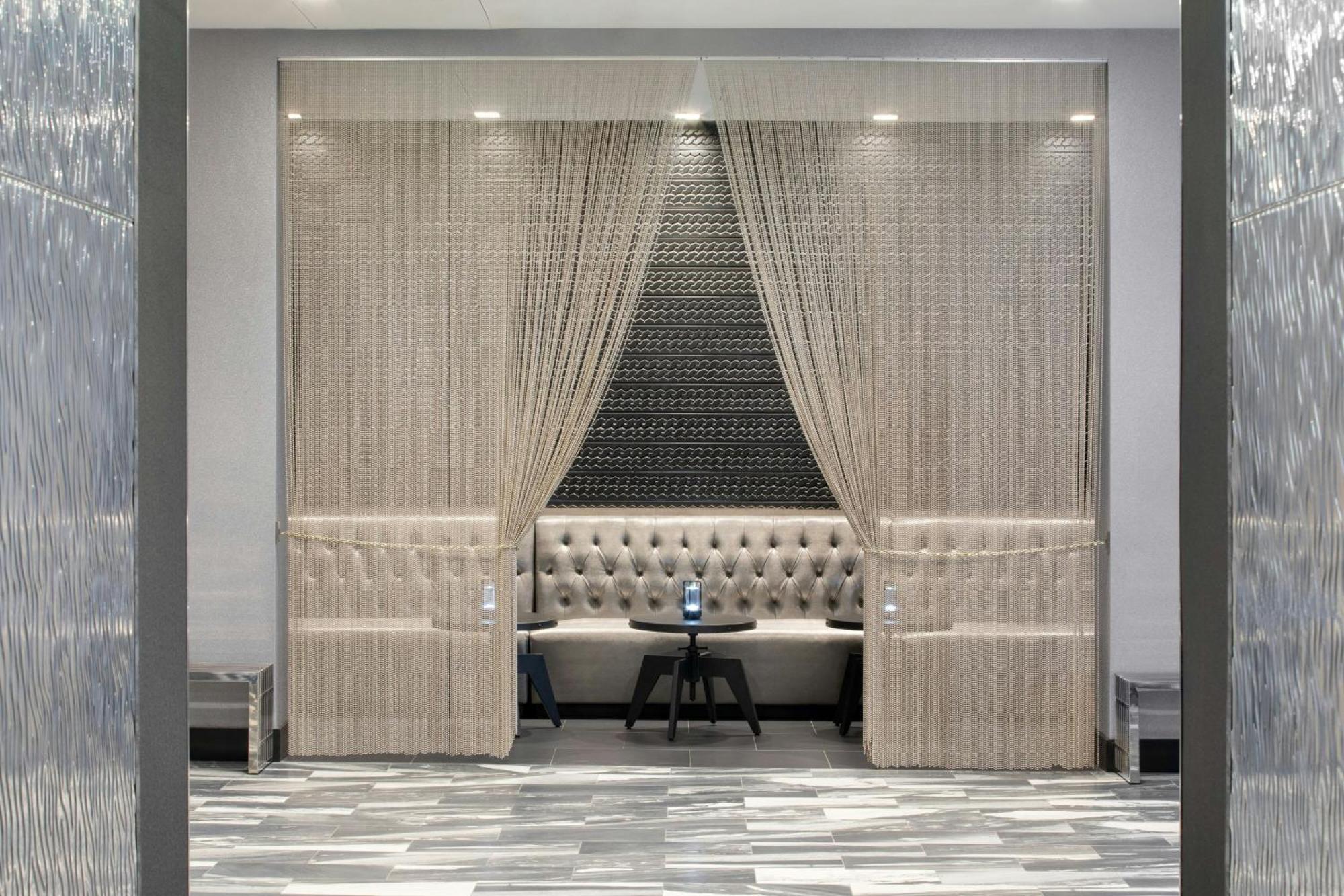 Hotel Renaissance Daytona Oceanfront