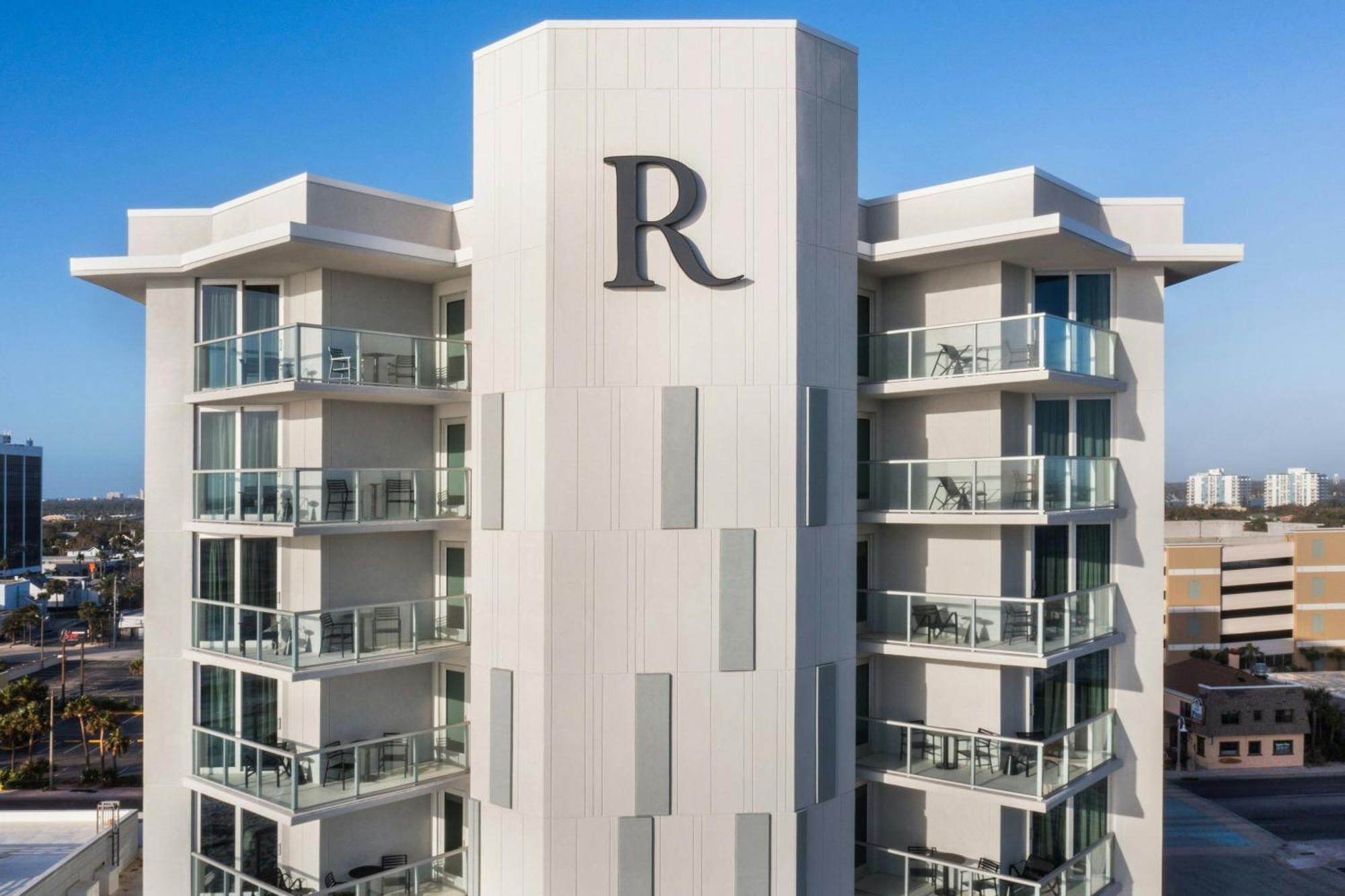 Hotel Renaissance Daytona Oceanfront 4*