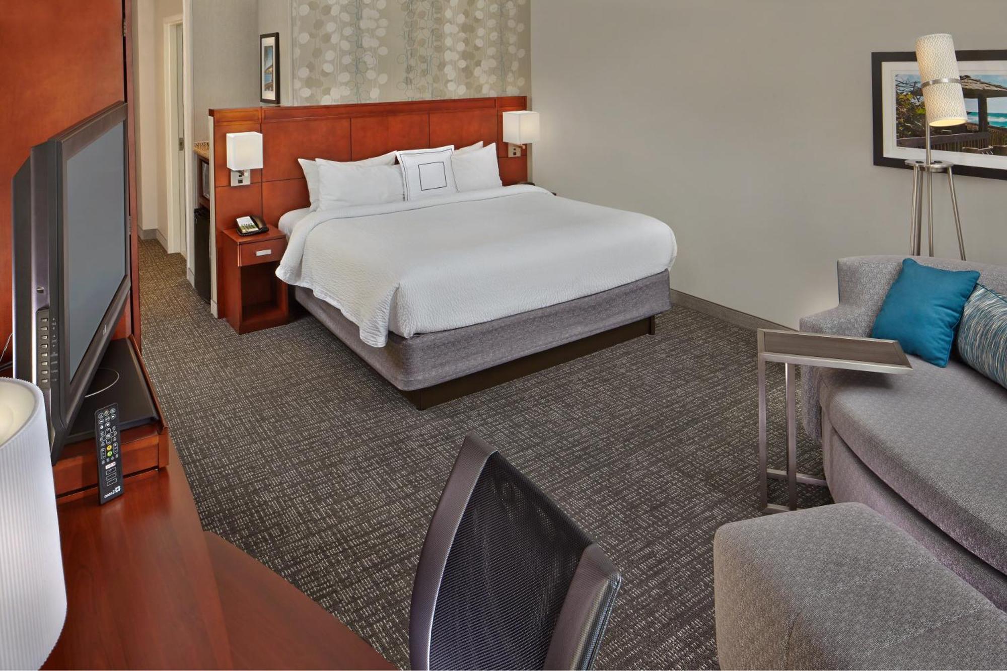 Courtyard By Marriott Hotel