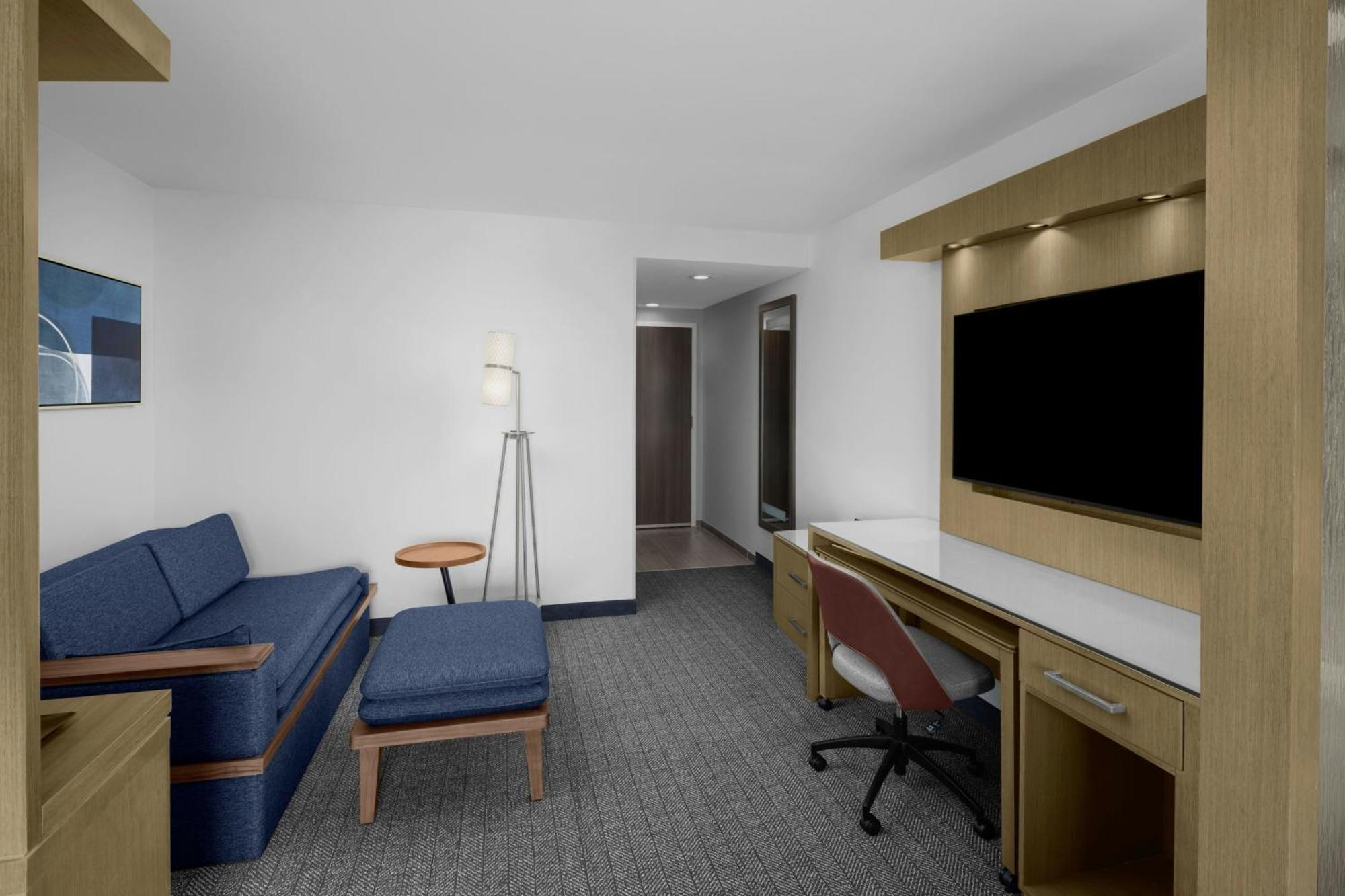 Courtyard By Marriott Orlando South/grande Lakes Area Hotel