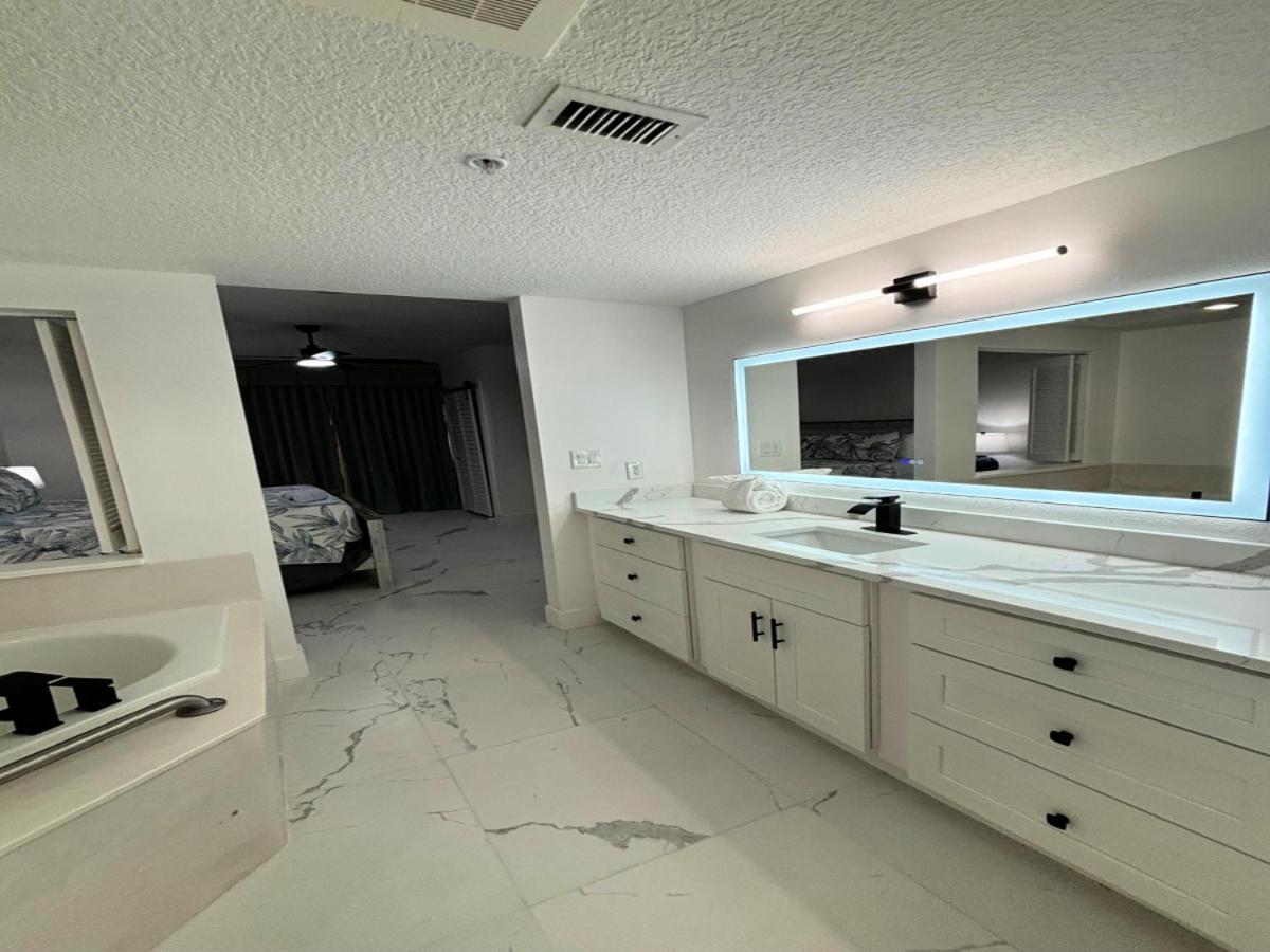Apartment Wyndham Ocean Walk: Deluxe Oceanview Jacuzzi In Daytona