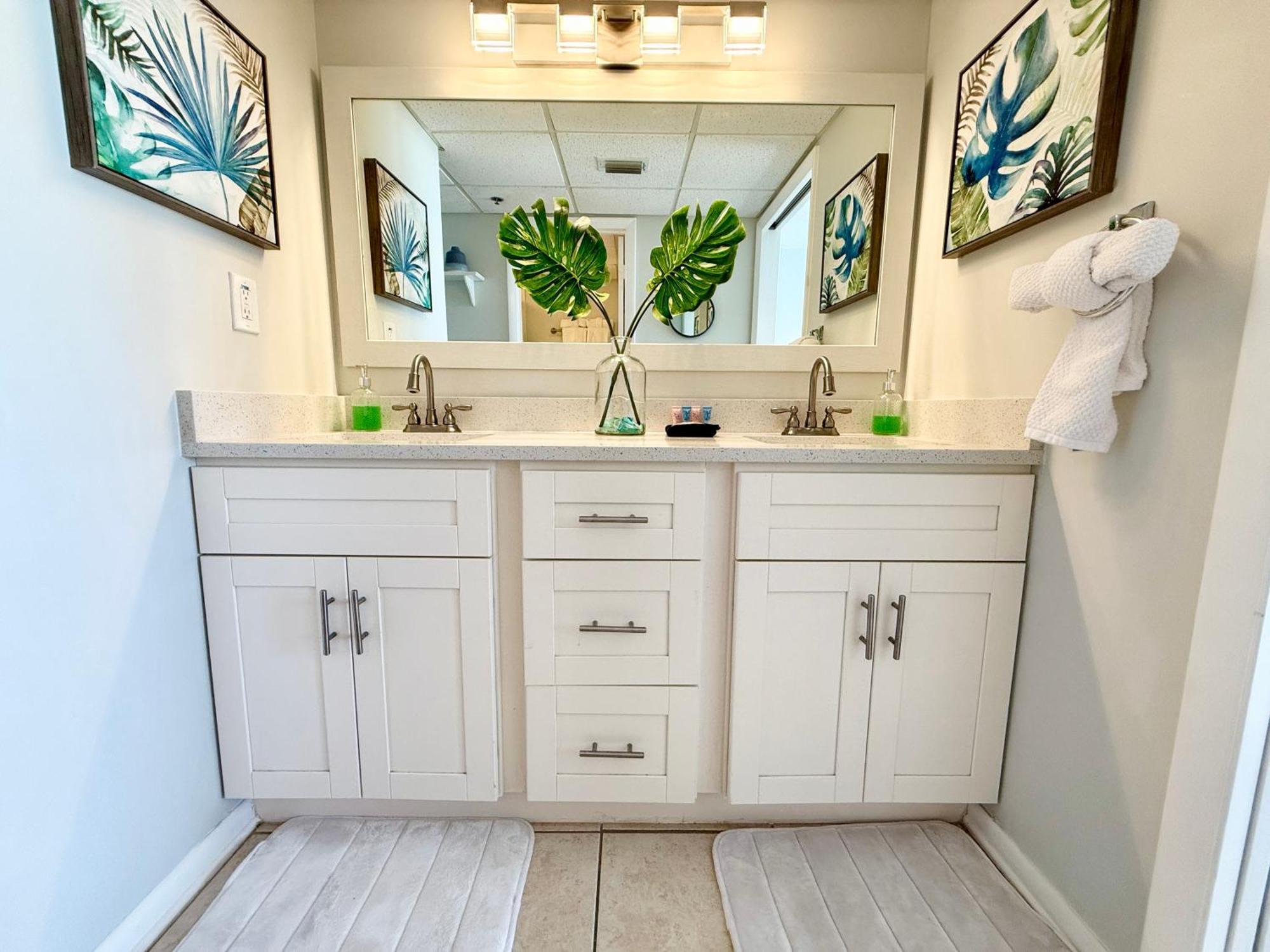 Emerald Bay Escape Aparthotel Panama City Beach