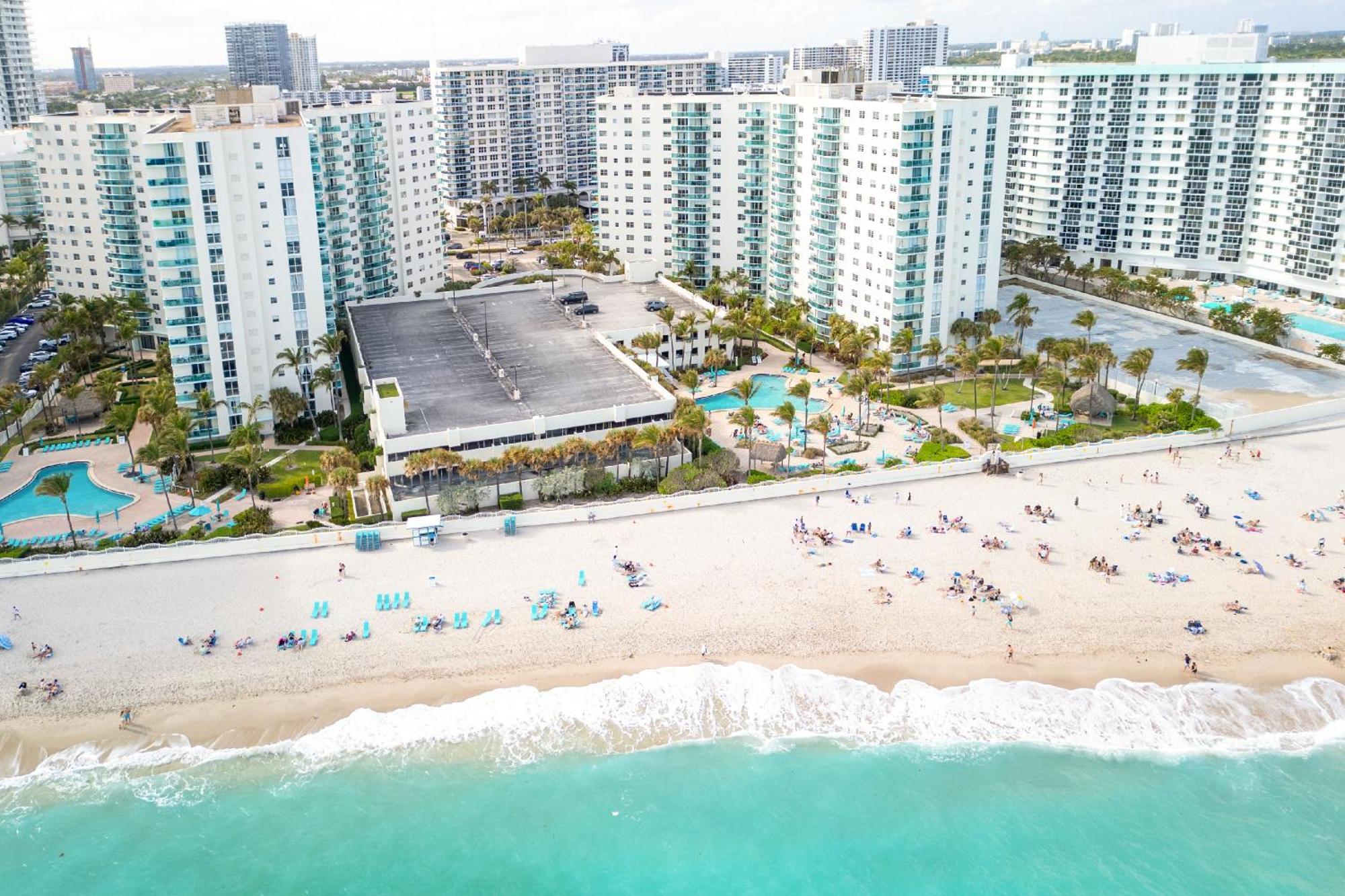 Apartment Modern 1 Bdr Oceanview With Direct Access! *