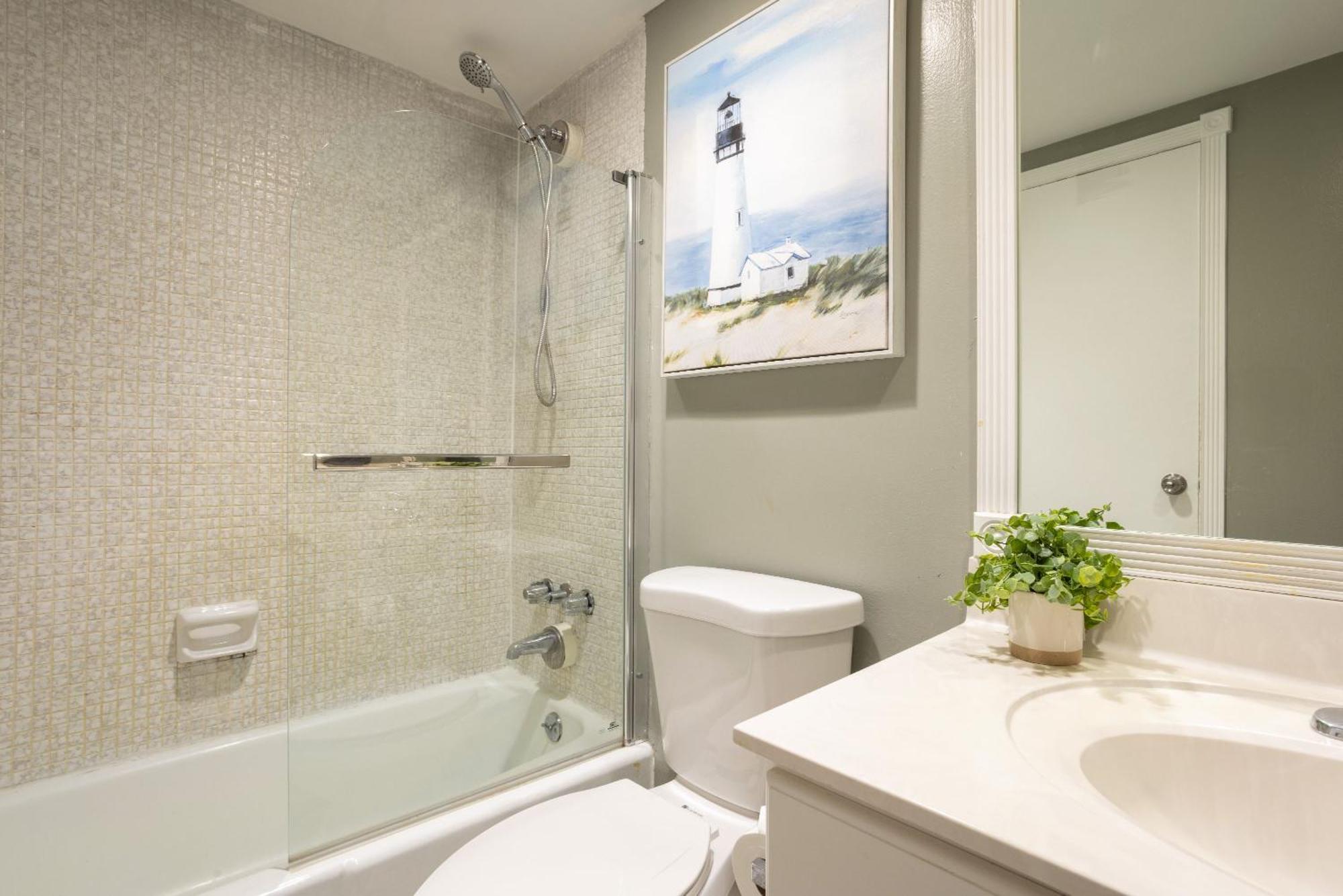 Modern 1 Bdr Oceanview With Direct Access! Apartment *
