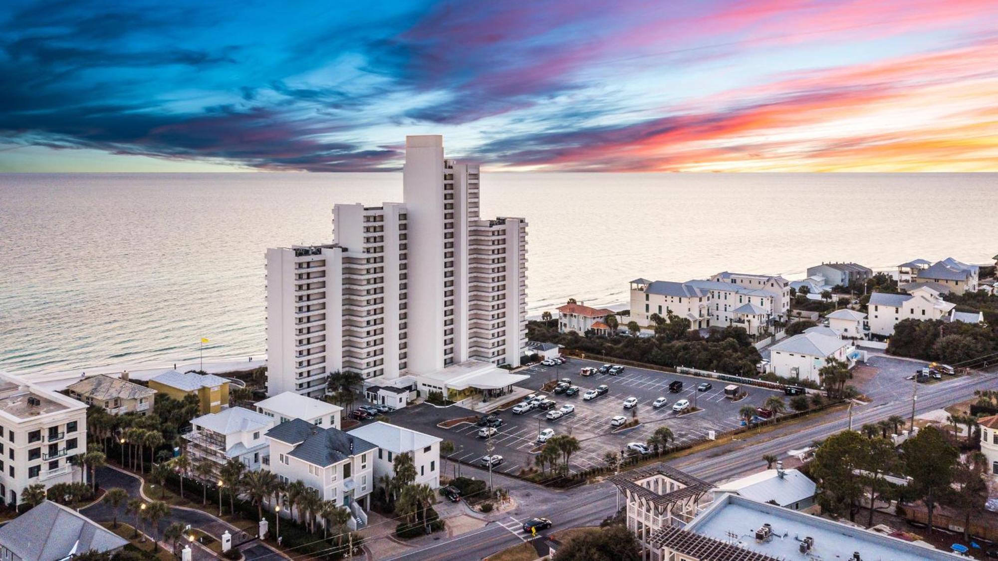 One Seagrove Place 0704
