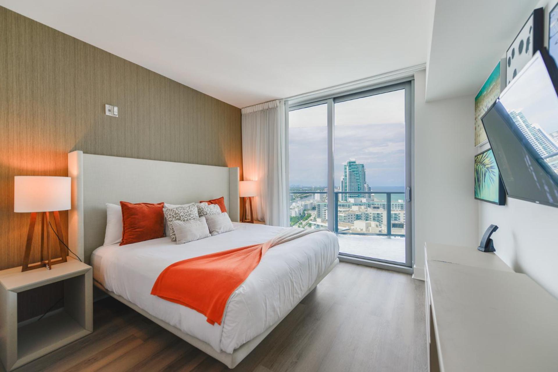 Beautiful Views From A Comfortable With Access! * Hollywood