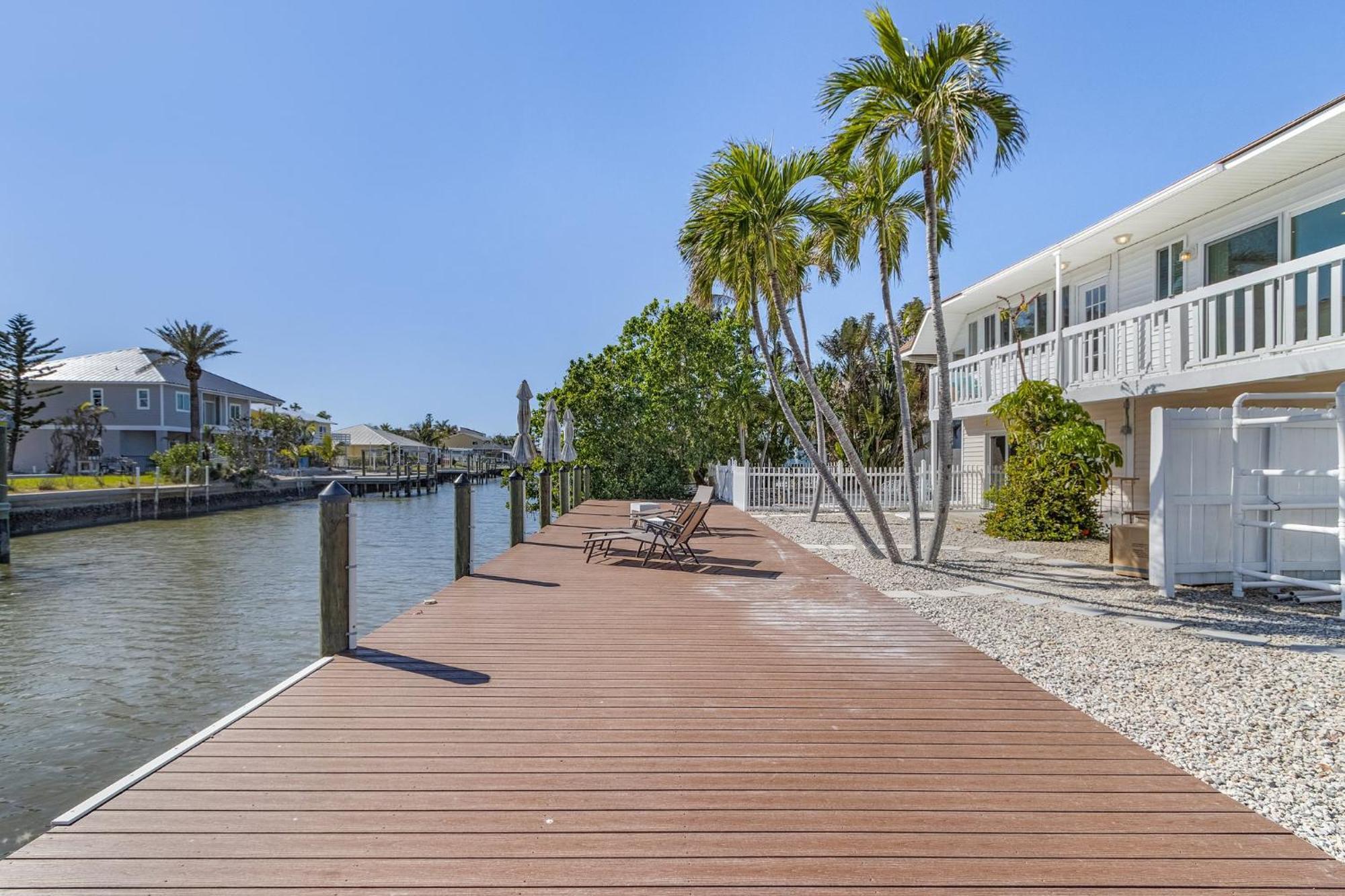 Waterfront Duplex W/ Pool & * Fort Myers Beach