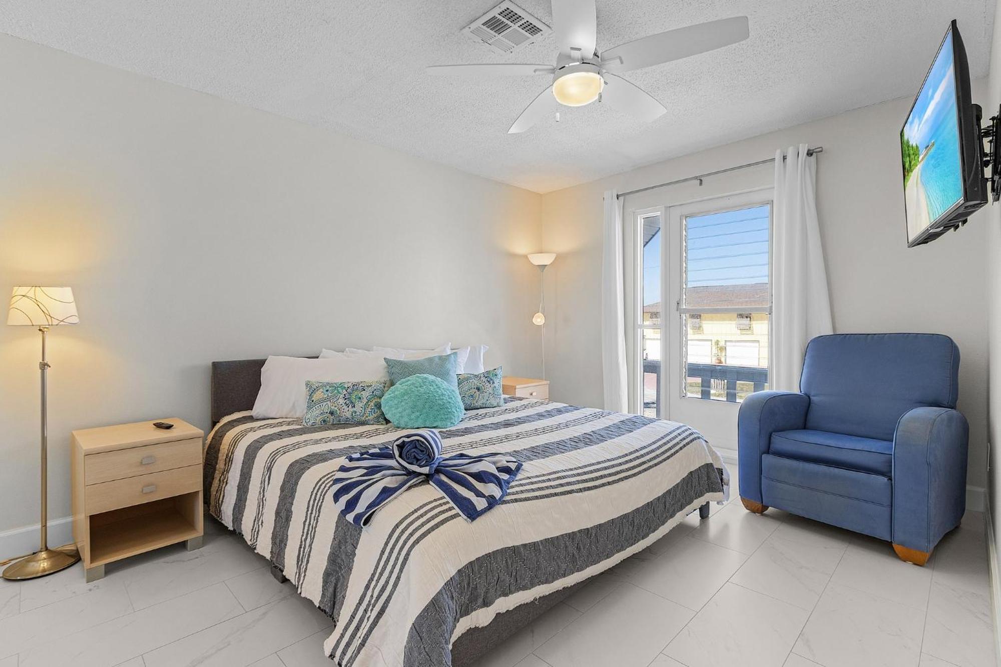 Waterfront Duplex W/ Pool & Holiday home Fort Myers Beach