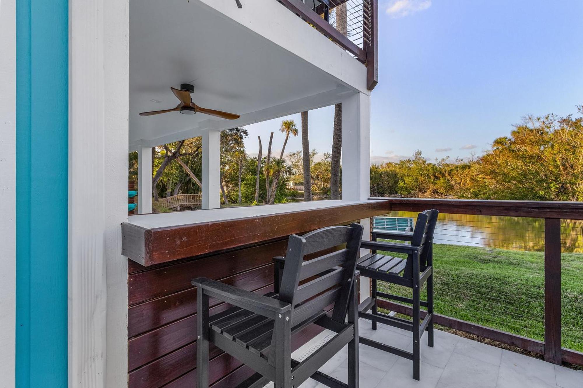 Newly Remodeled Five Bedroom Pool Holiday home