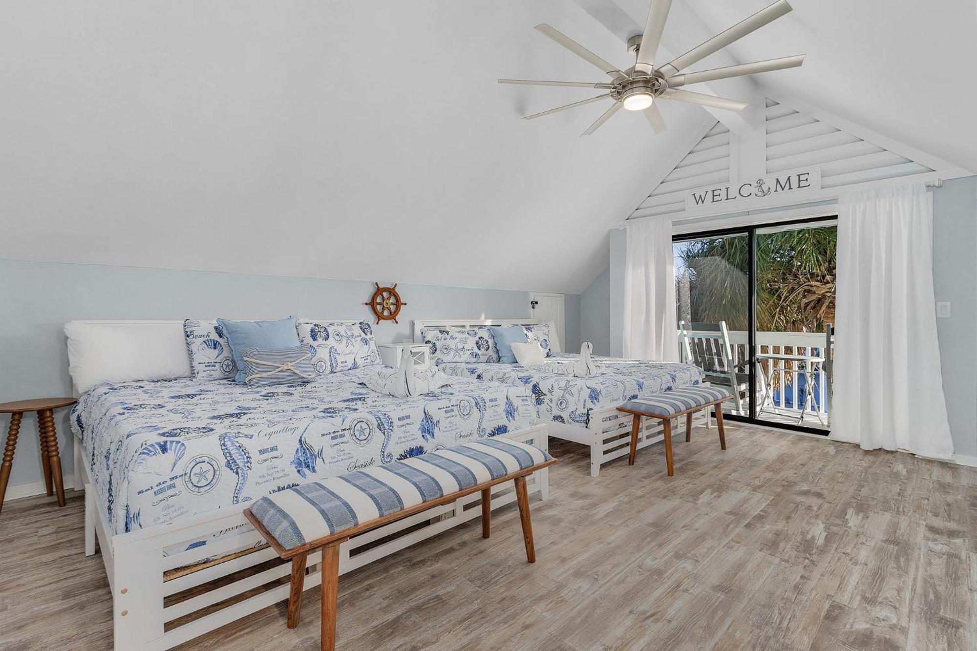 Newly Remodeled Five Bedroom Pool Holiday home *