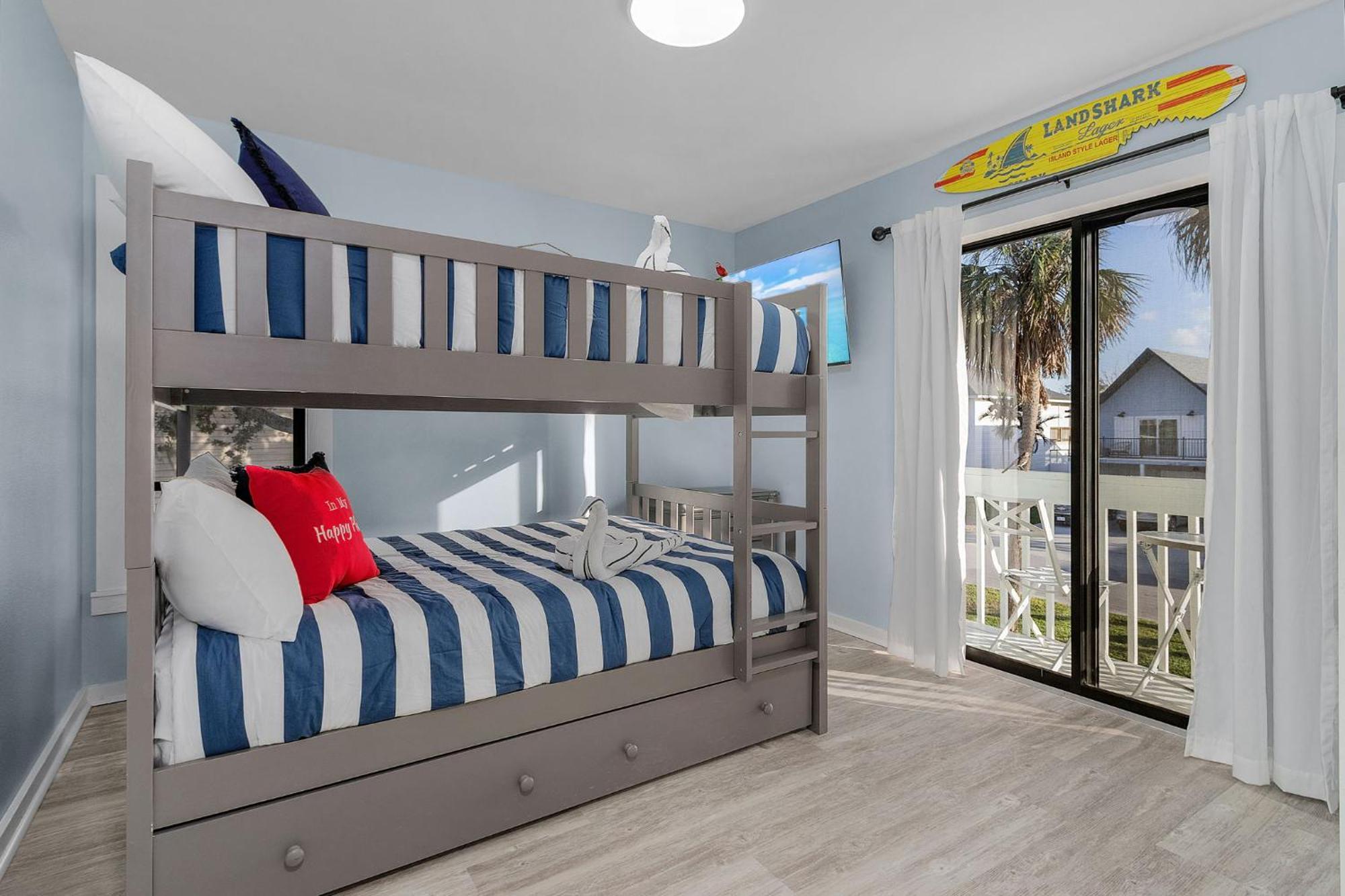 Newly Remodeled Five Bedroom Pool * Fort Myers Beach