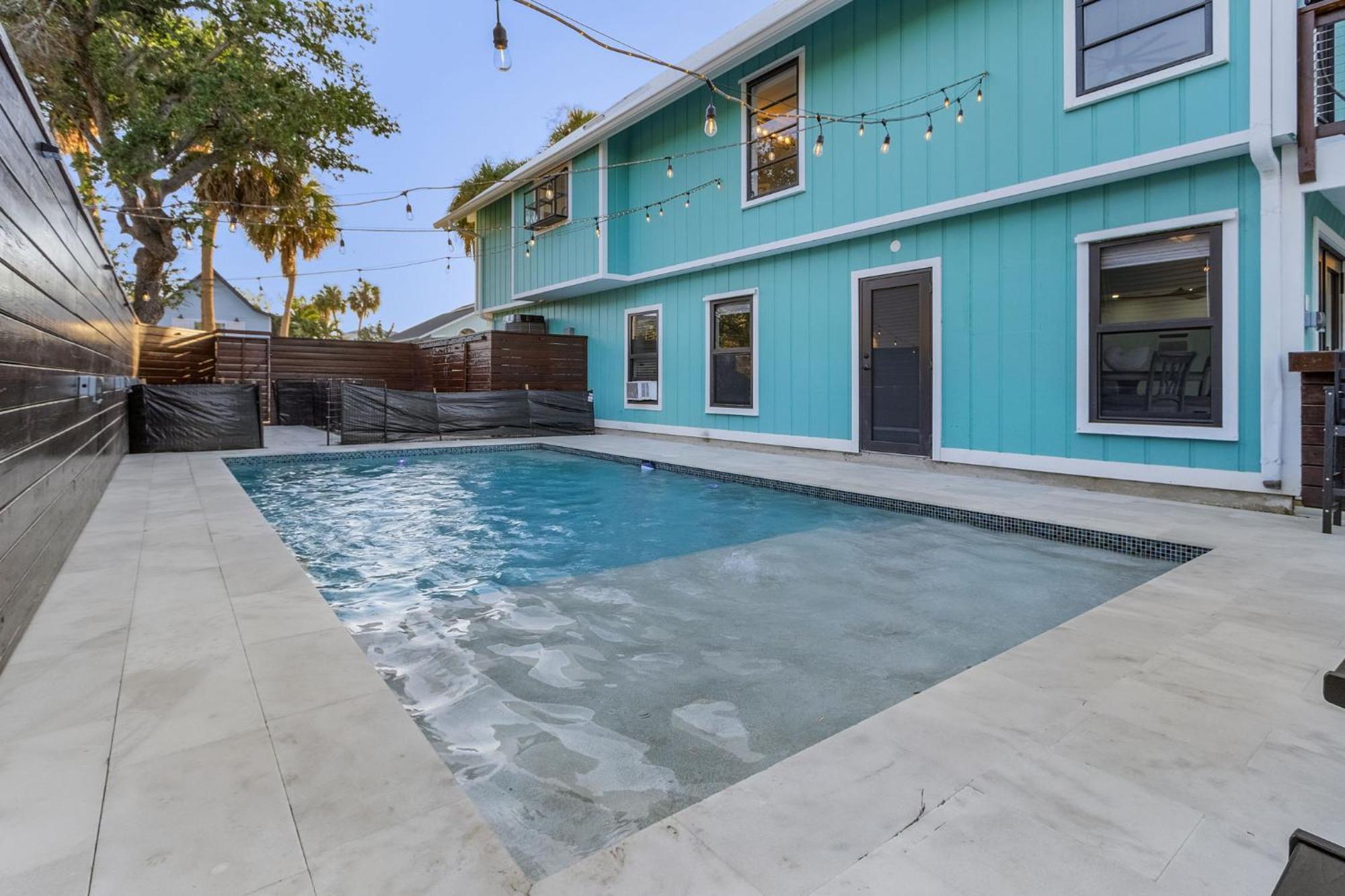 Newly Remodeled Multi Level Holiday home Fort Myers Beach