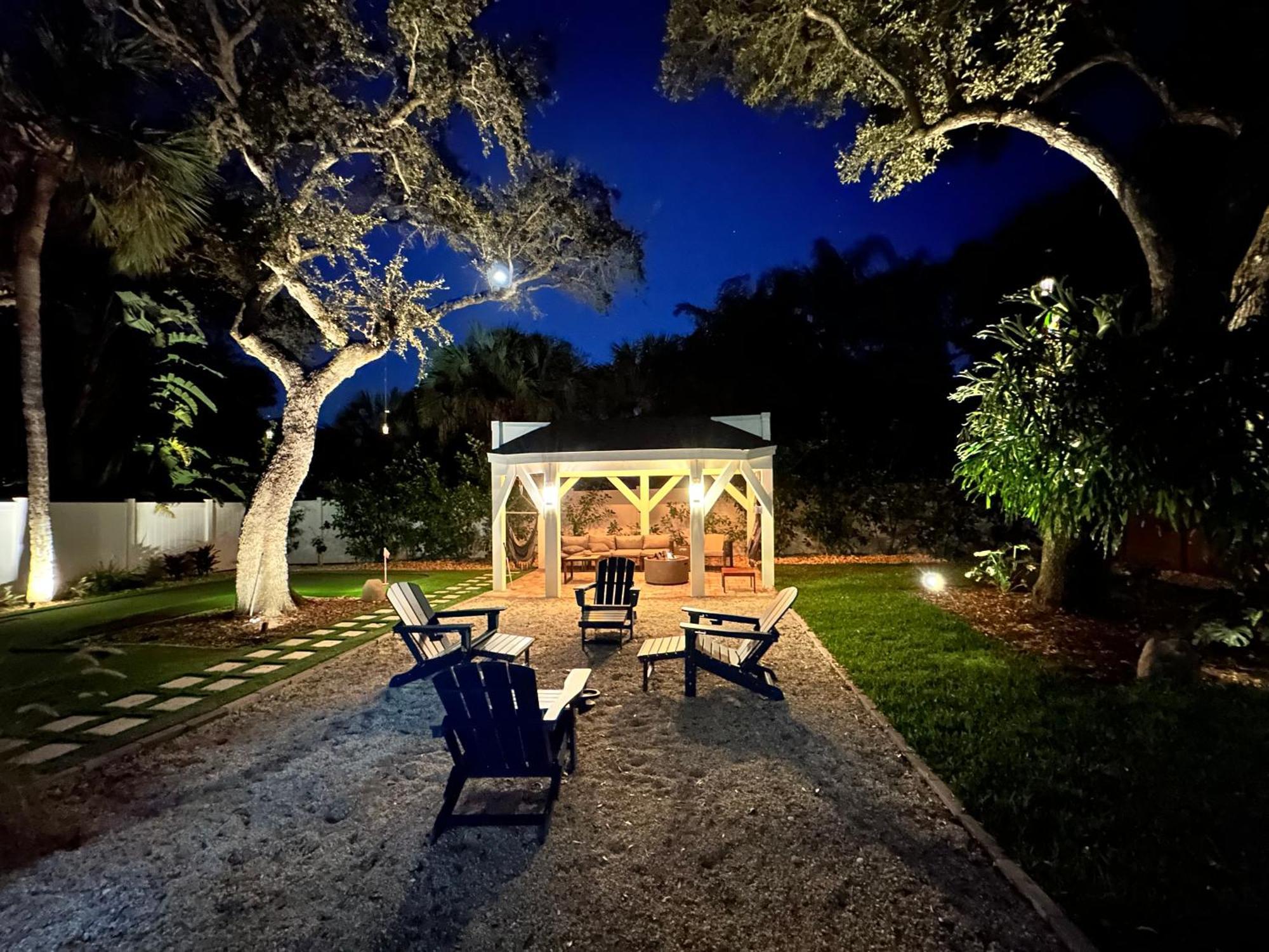 Holiday home Vero Oaks Stroll To Includes Mini Golf And Jacuzzi *