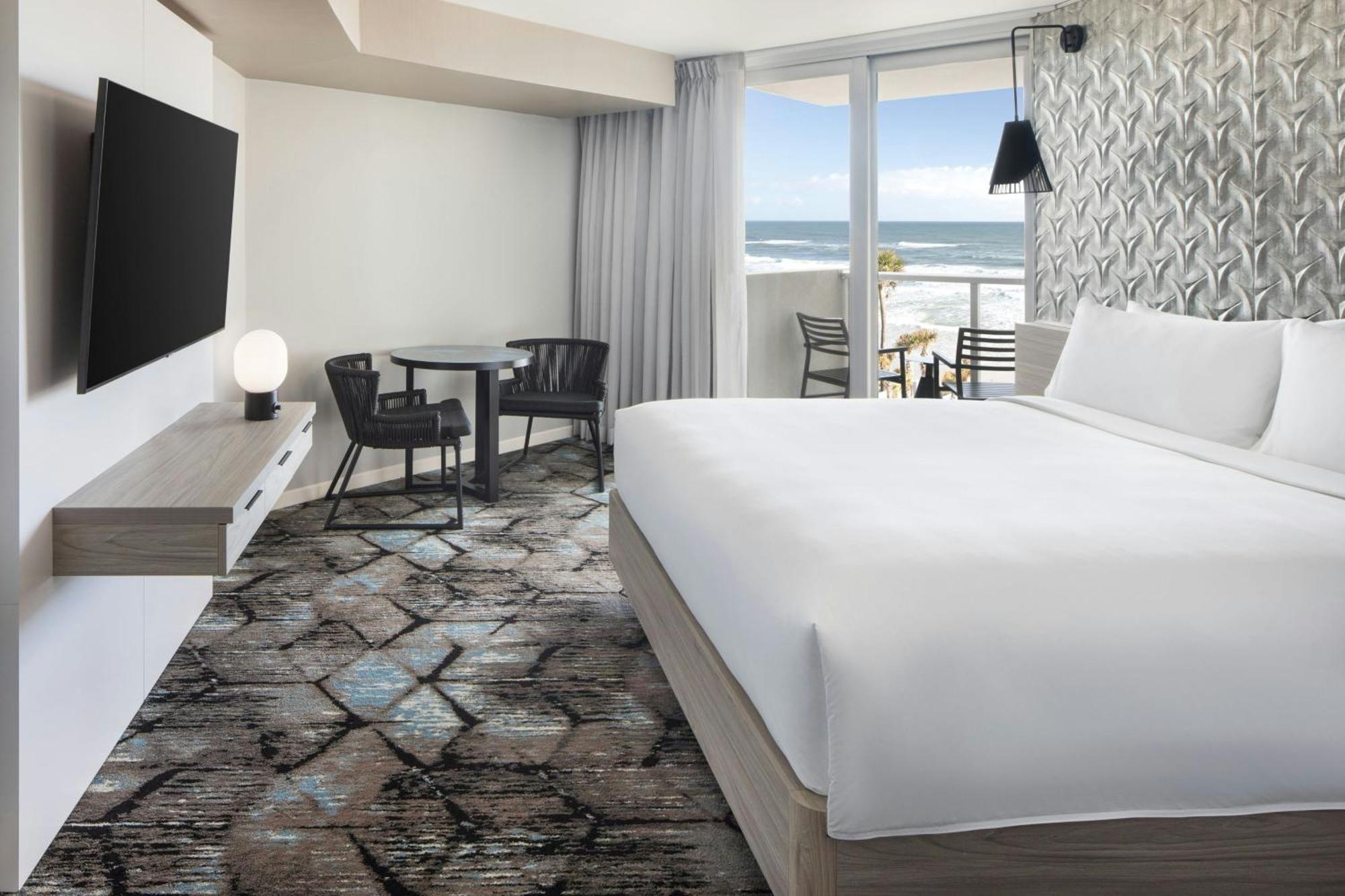 Hotel Renaissance Daytona Oceanfront 4*