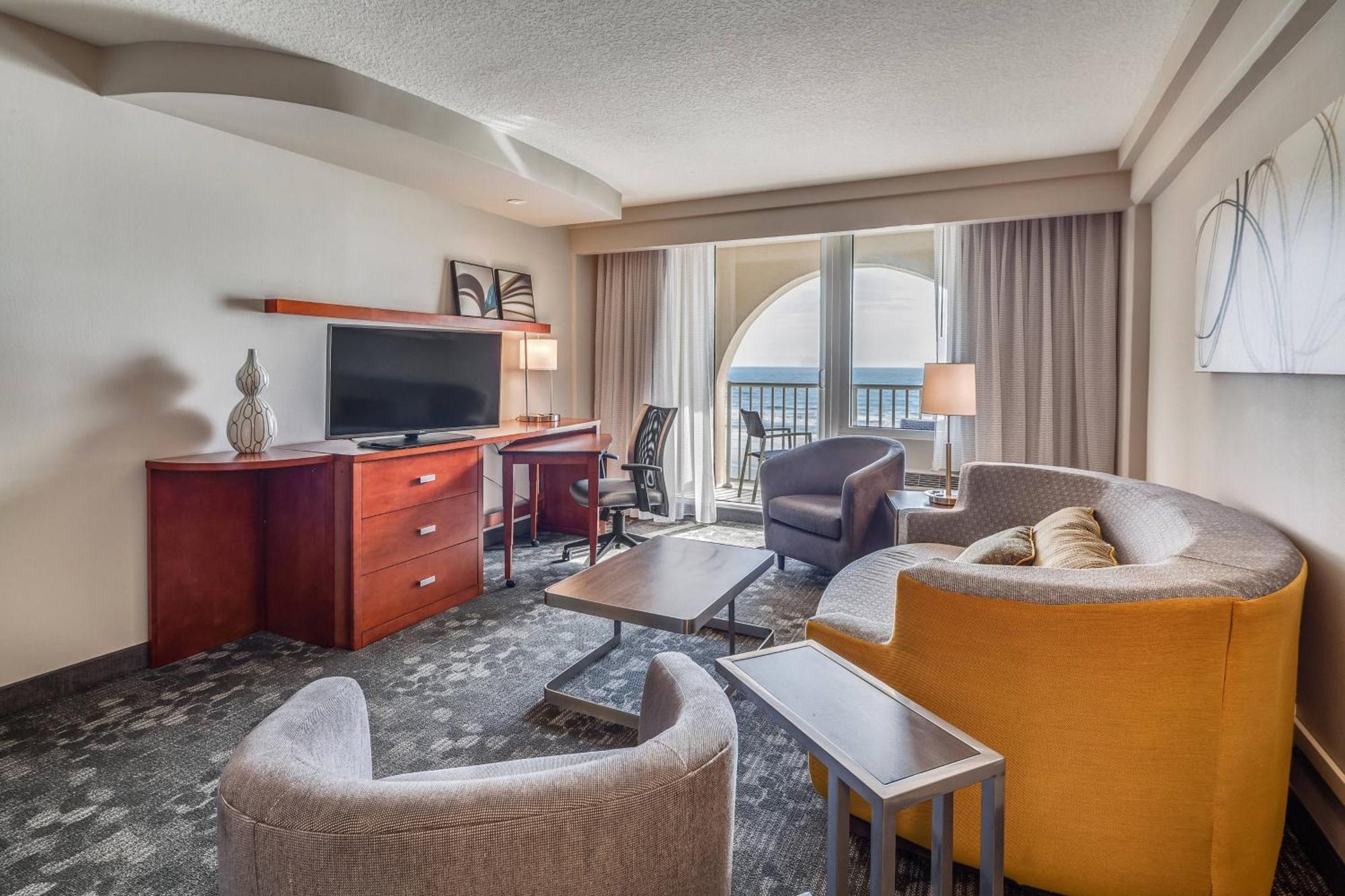 Courtyard By Marriott Jacksonville Oceanfront Hotel 3*