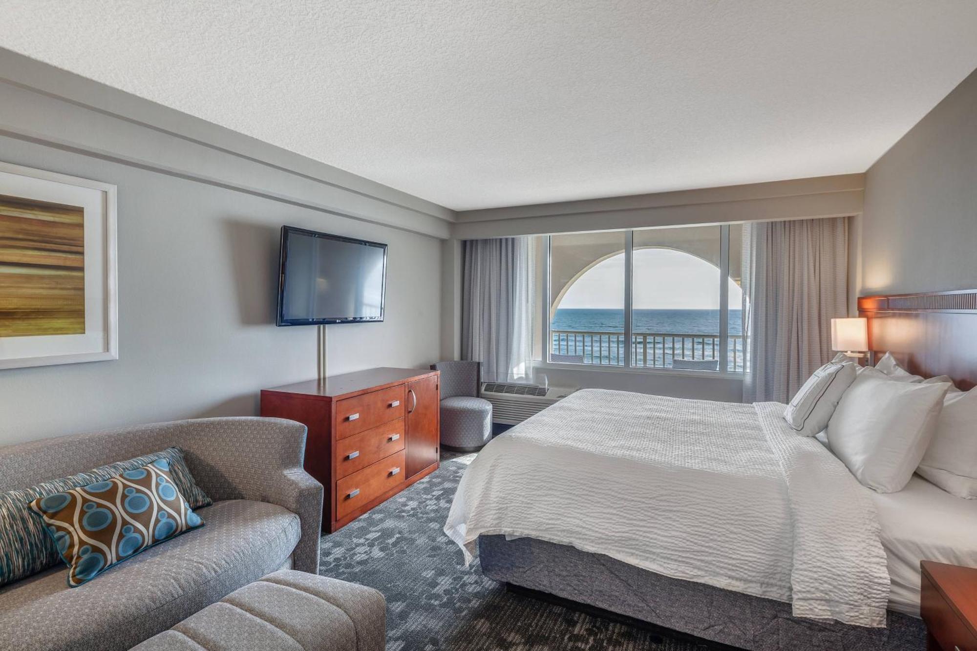 Hotel Courtyard By Marriott Jacksonville Oceanfront 3*