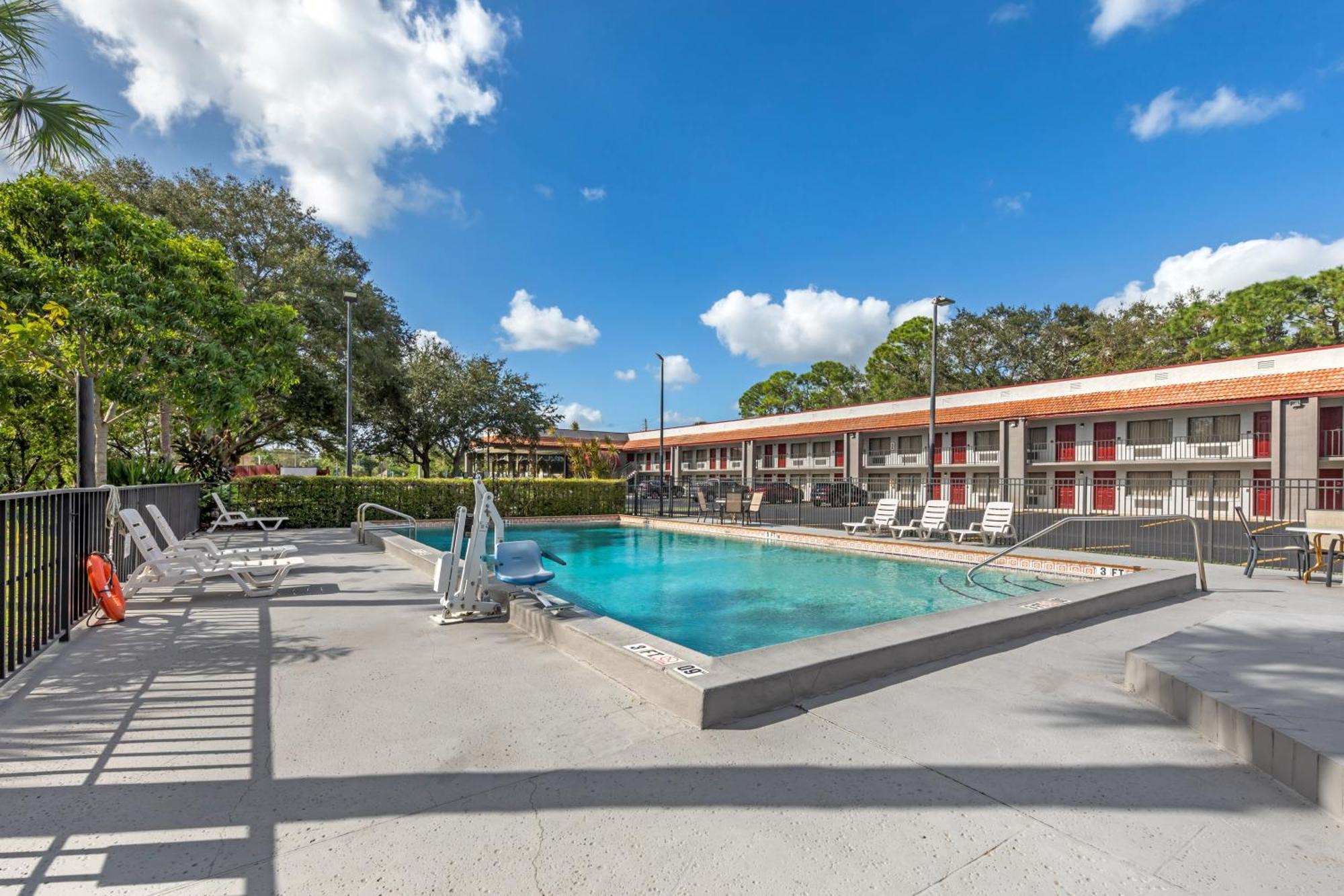 Motel Red Roof Ft Pierce