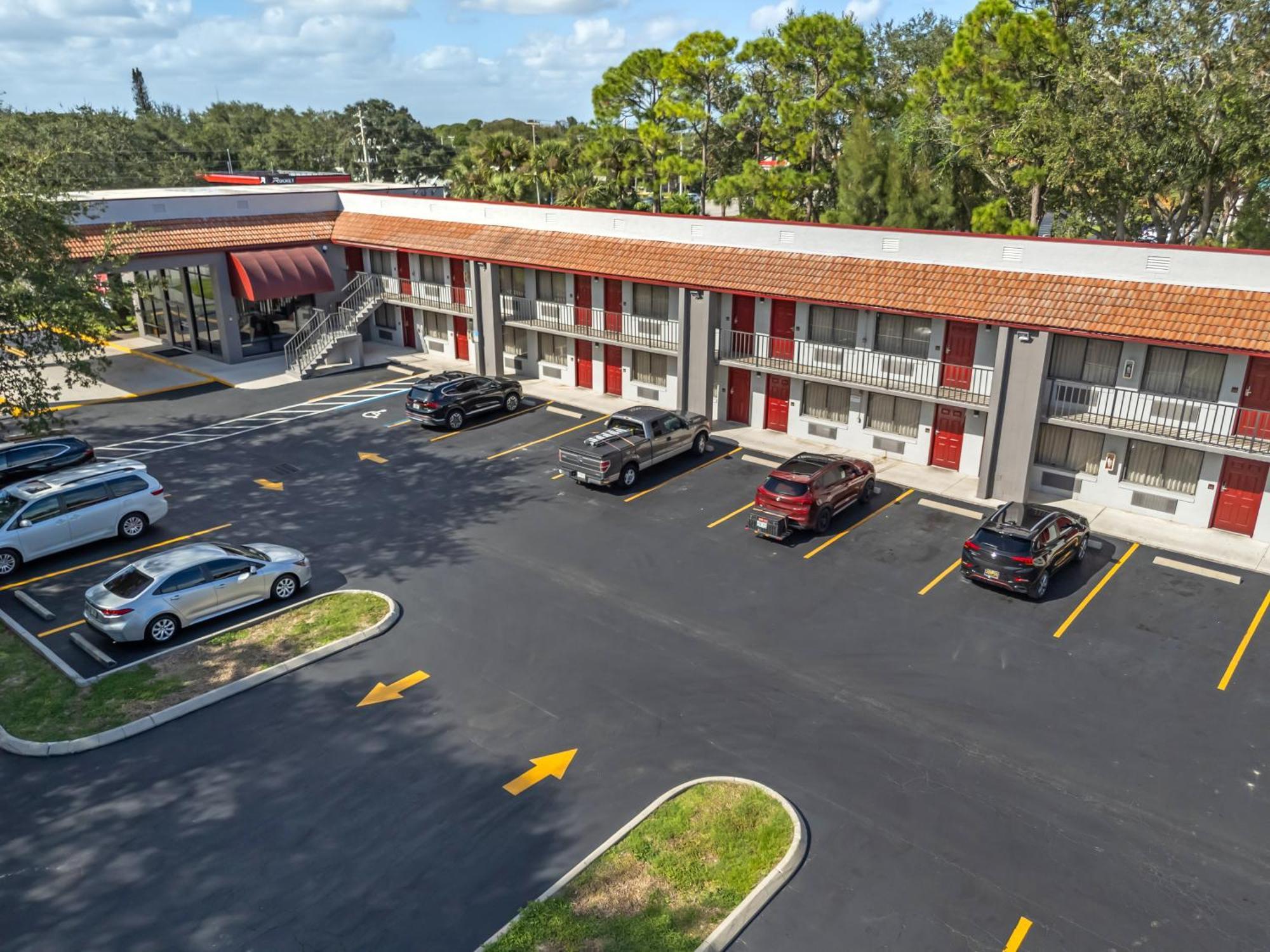 Red Roof Ft Pierce Motel 2*