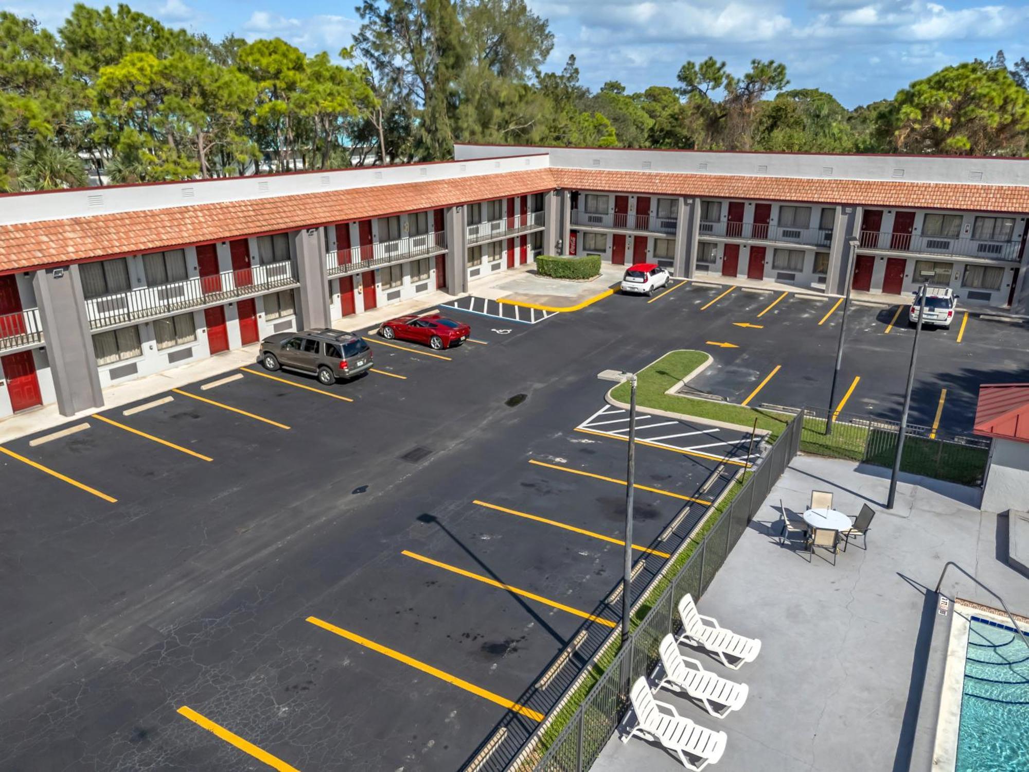 Motel Red Roof Ft Pierce 2*