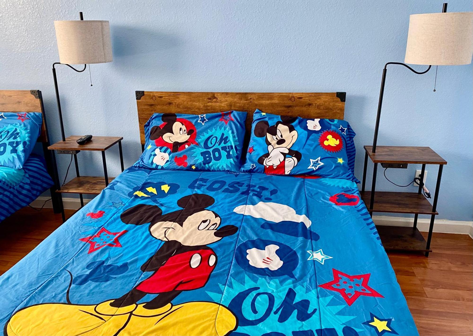 3 Bedroom Style Condo, 3 Miles To Disney! Apartment Kissimmee
