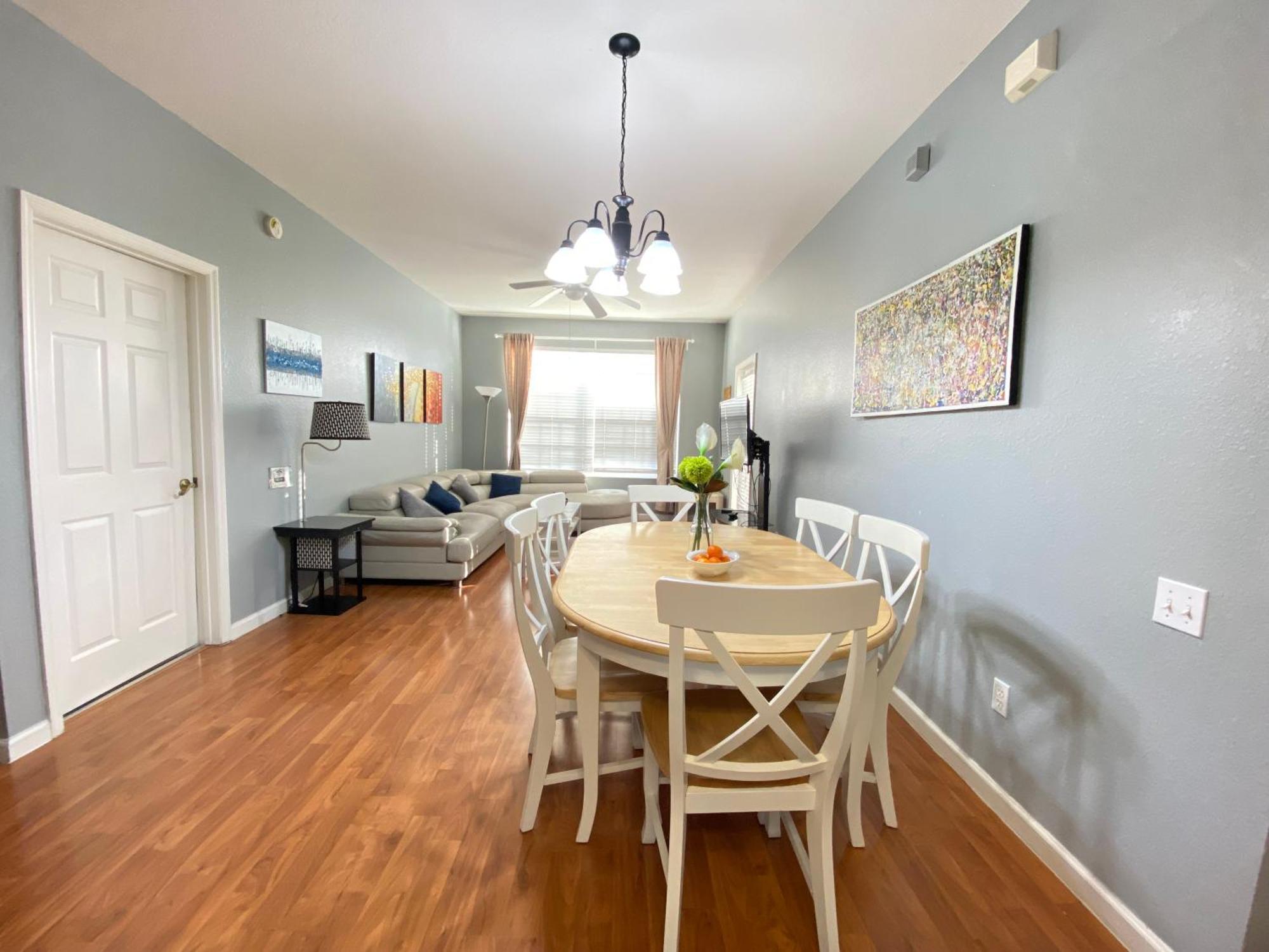 3 Bedroom Style Condo, 3 Miles To Disney! * Kissimmee