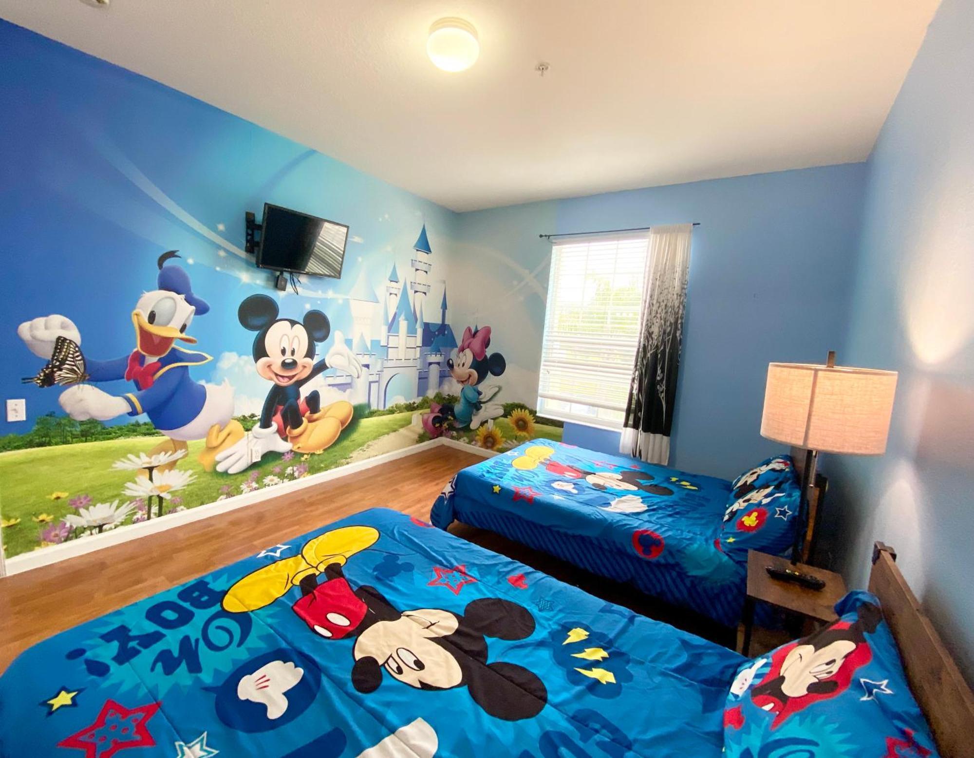 3 Bedroom Style Condo, 3 Miles To Disney! Apartment *