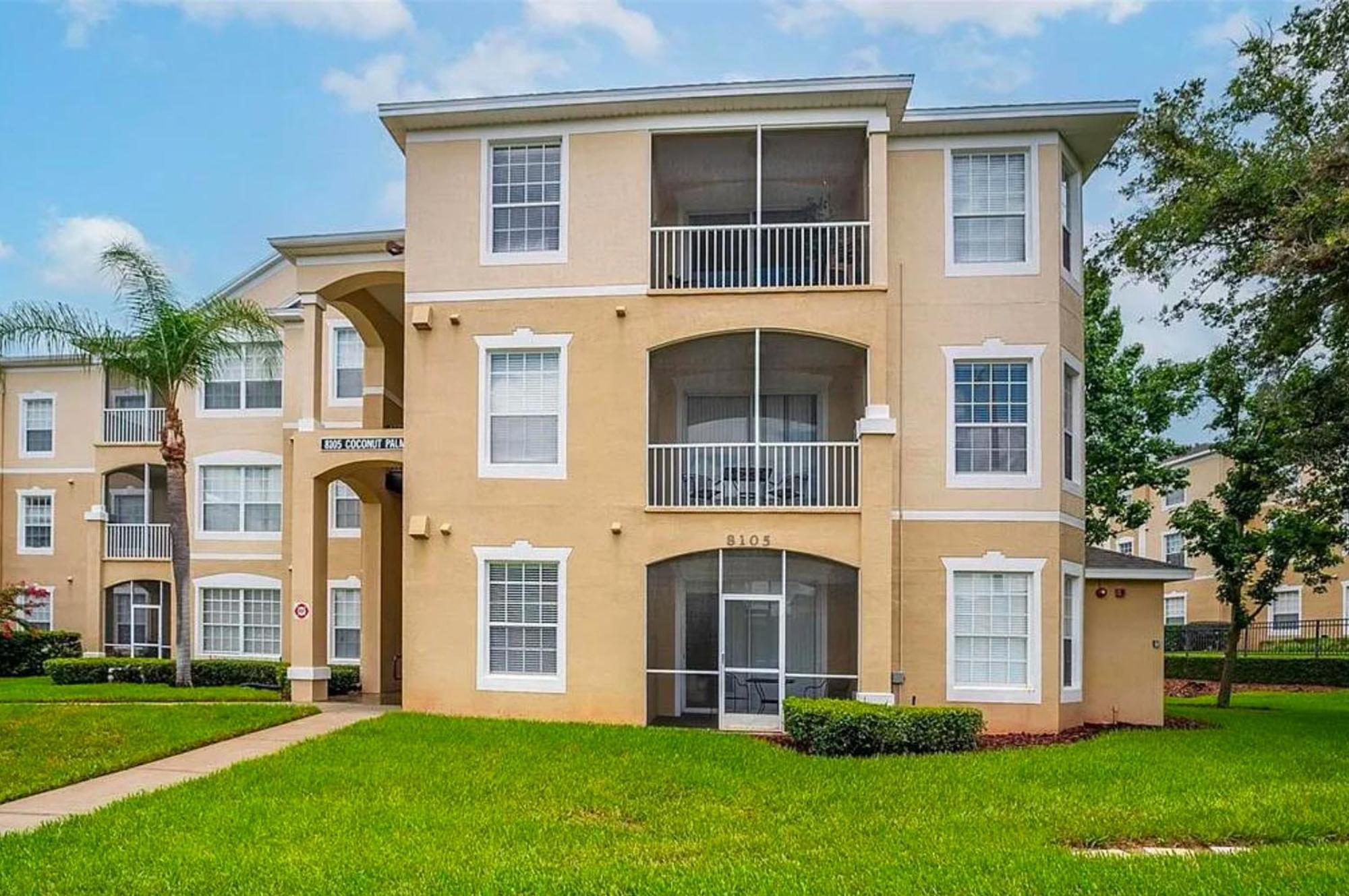 Apartment 3 Bedroom Style Condo, 3 Miles To Disney! *